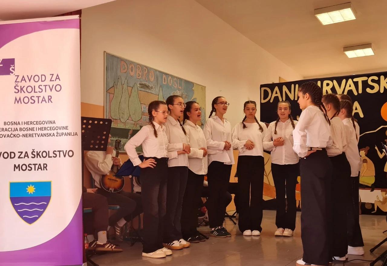 U Osnovnoj školi Crnići održano natjecanje povodom Dana hrvatskog jezika