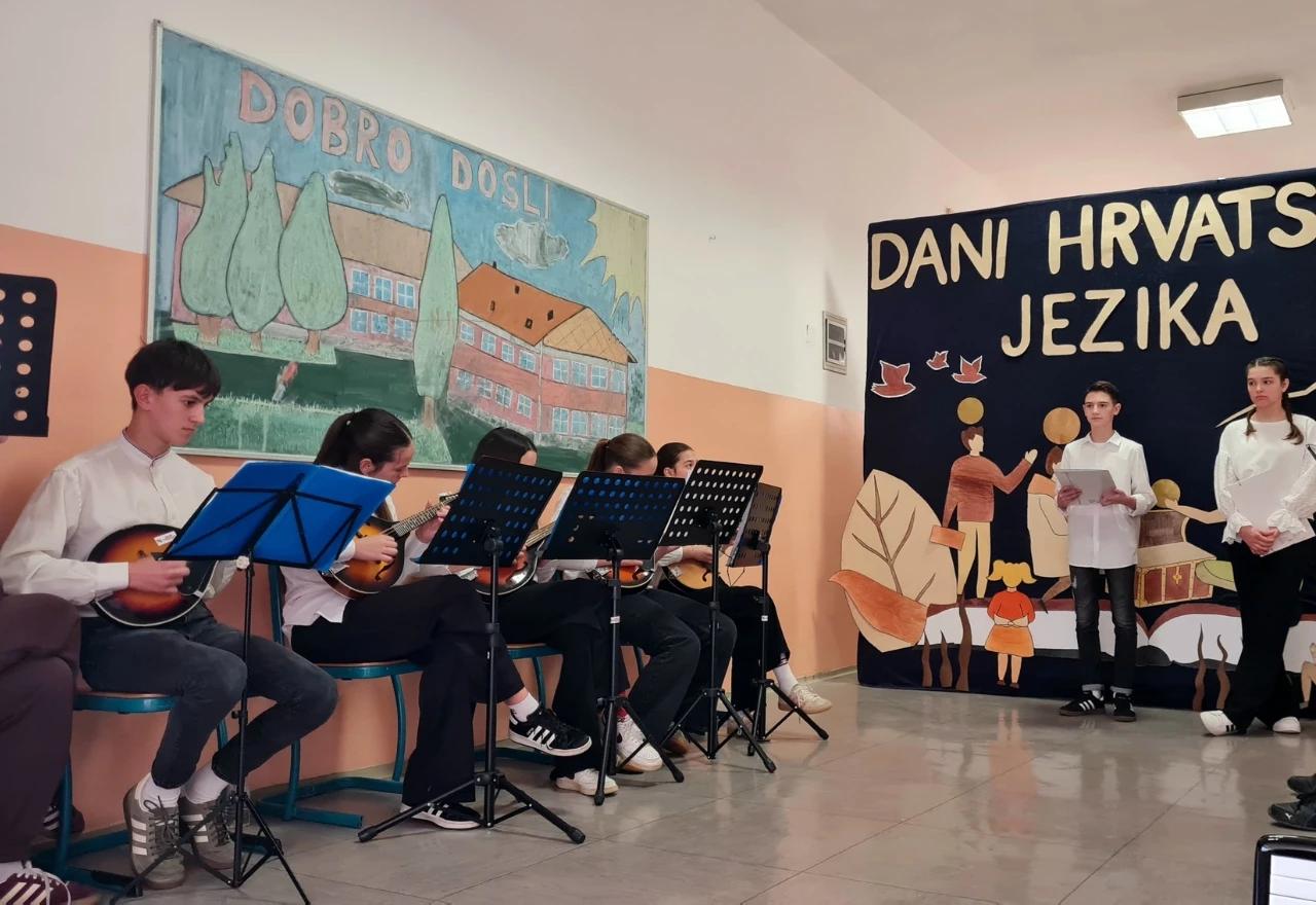 U Osnovnoj školi Crnići održano natjecanje povodom Dana hrvatskog jezika