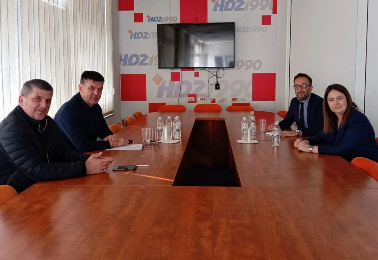 Ilija Cvitanović na sastanku sa Sarah Eti Castellani
