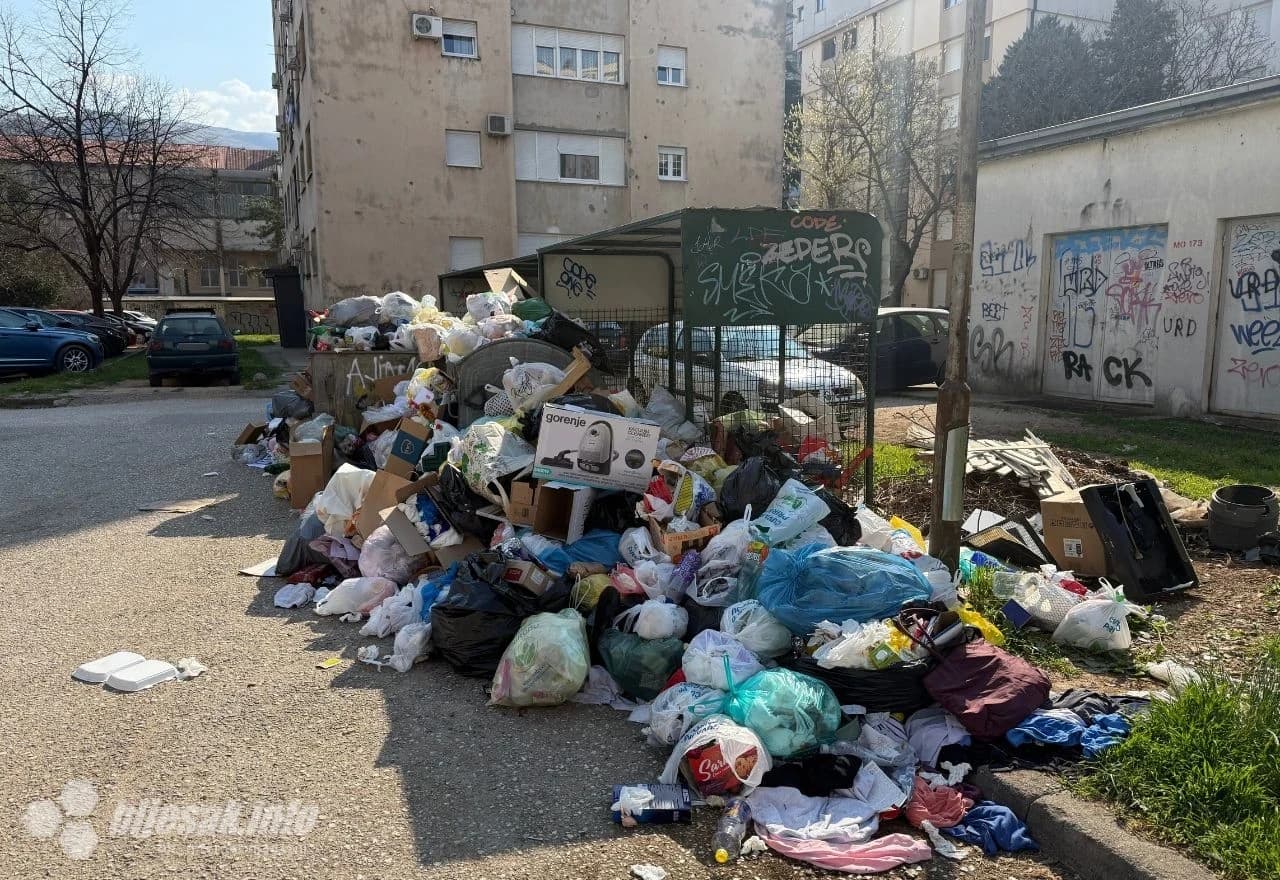 Smeće u Ulici Stjepana Radića
