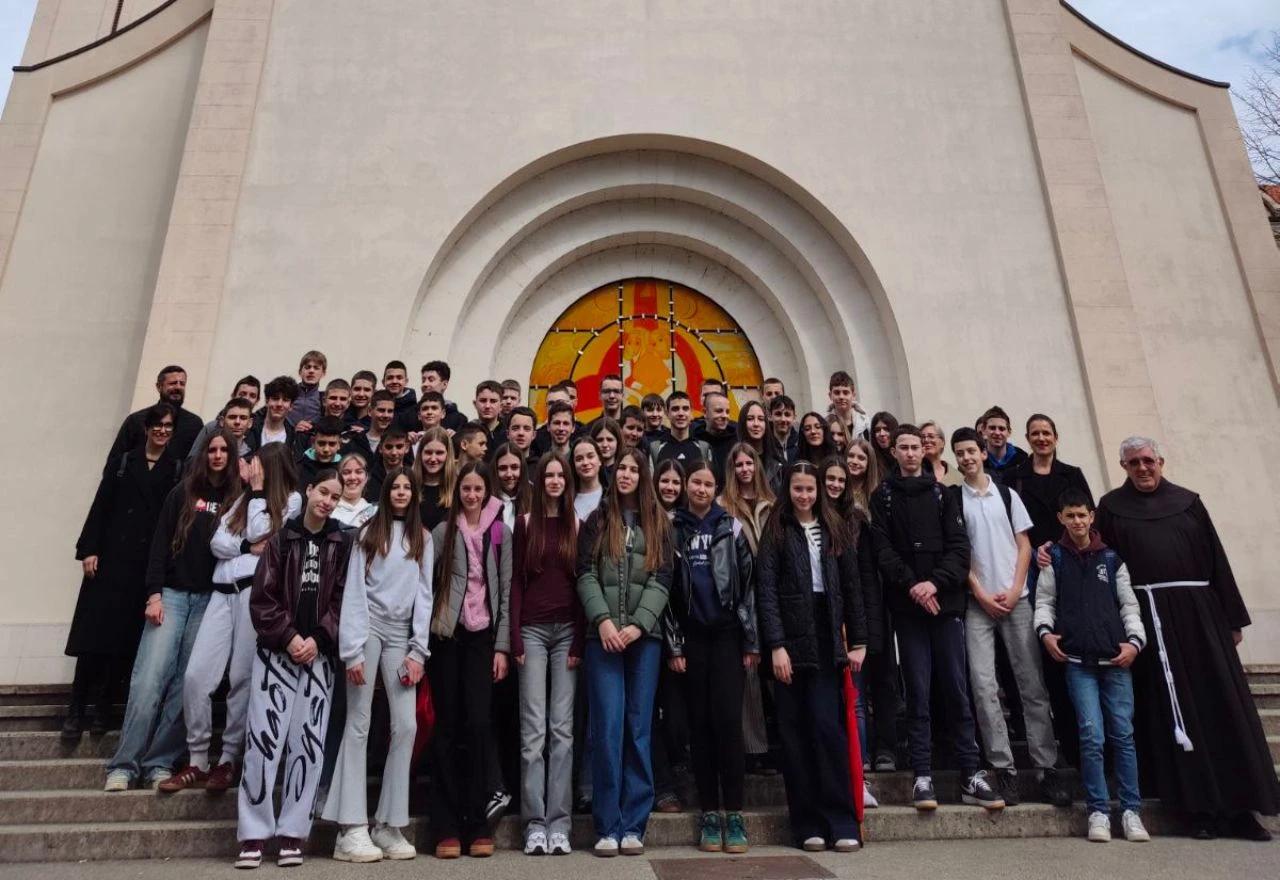 Posjet učenika Franjevačkoj crkvi svetog Petra i Pavla