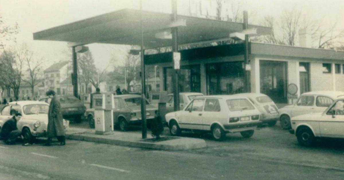 Redovi na benzinskim crpkama