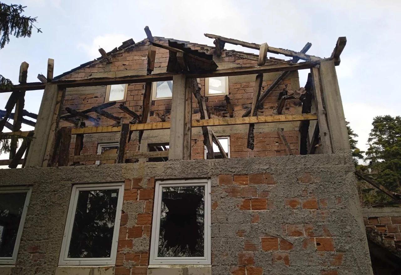 Planinarski dom Šavnici uništen u požaru