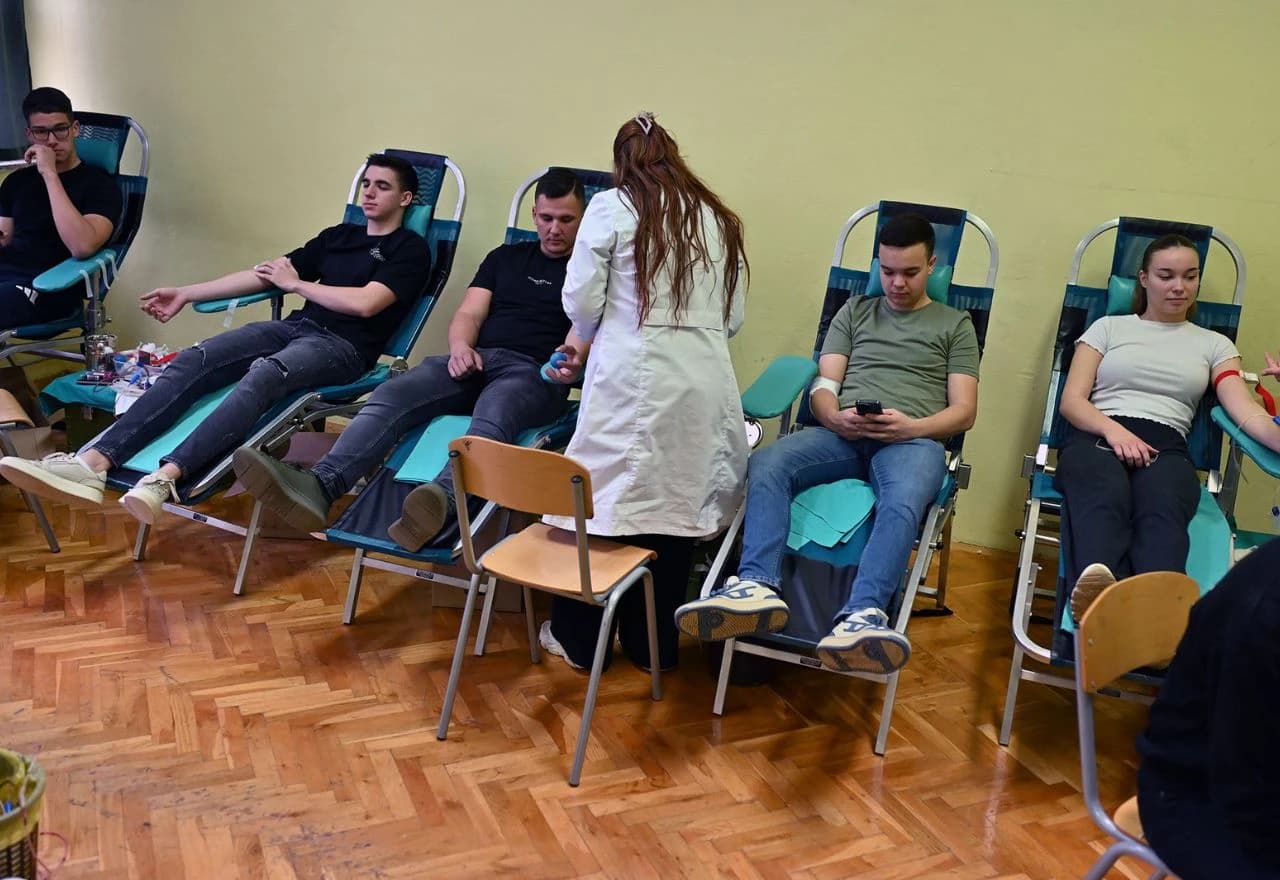 Učenici i djelatnici srednje škole u Grudama darovali 30 doza krvi