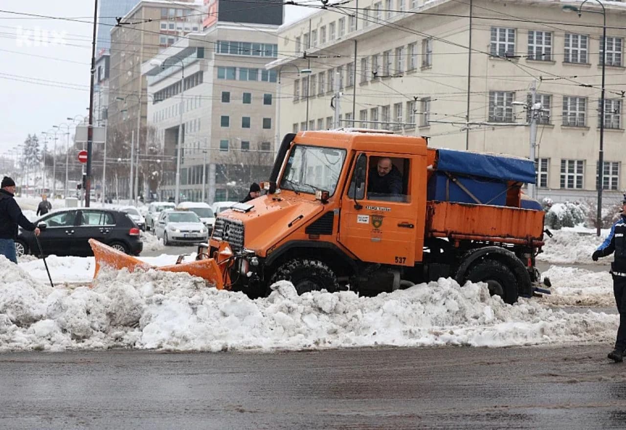 Sarajevo zameteno snijegom
