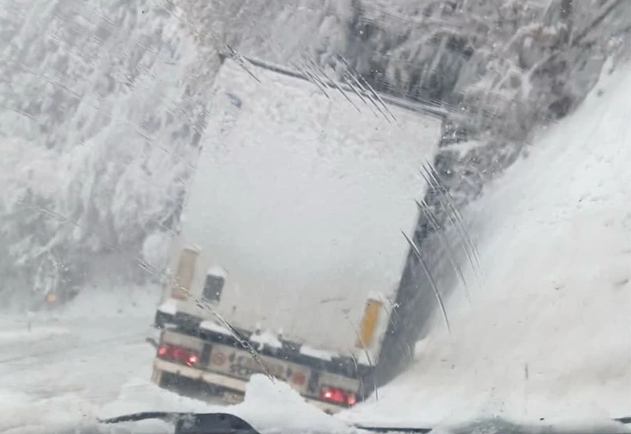 Koprivnica zatvorena, snijeg i vjetar stvaraju probleme na području Kupresa