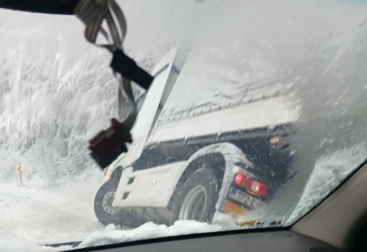 Koprivnica zatvorena, snijeg i vjetar stvaraju probleme na području Kupresa