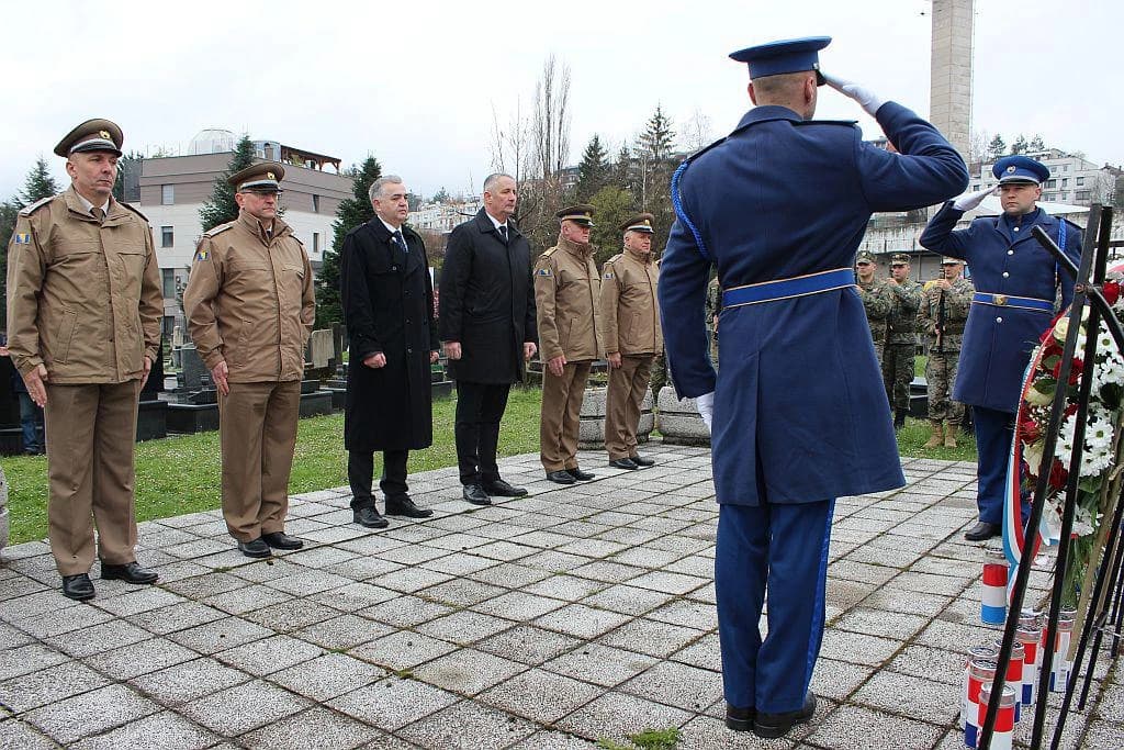 Polaganje vijenaca i misa u Sarajevu u znak sjećanja na branitelje