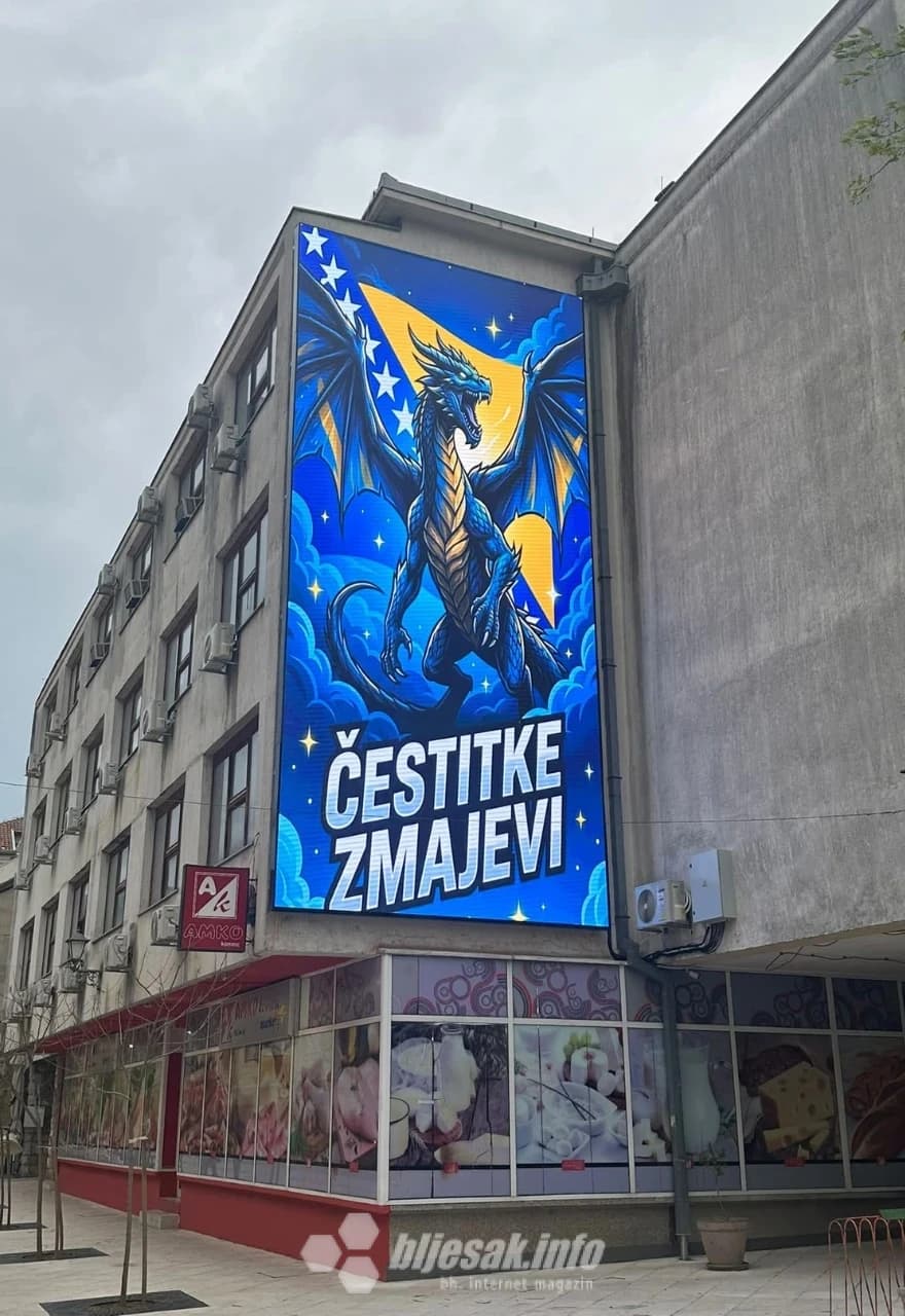 Mostar okićen u bojama BiH