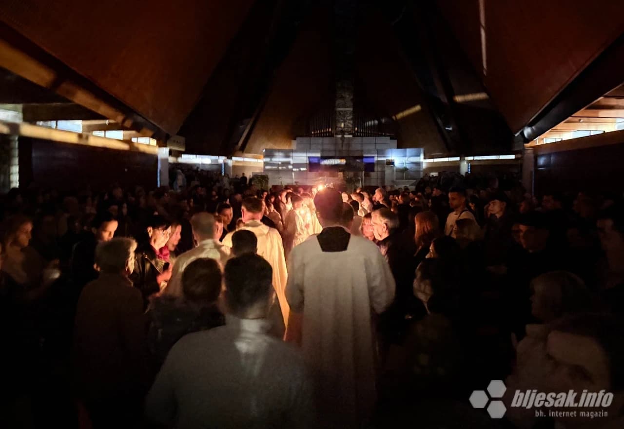 Obredi Velike subote u mostarskoj katedrali