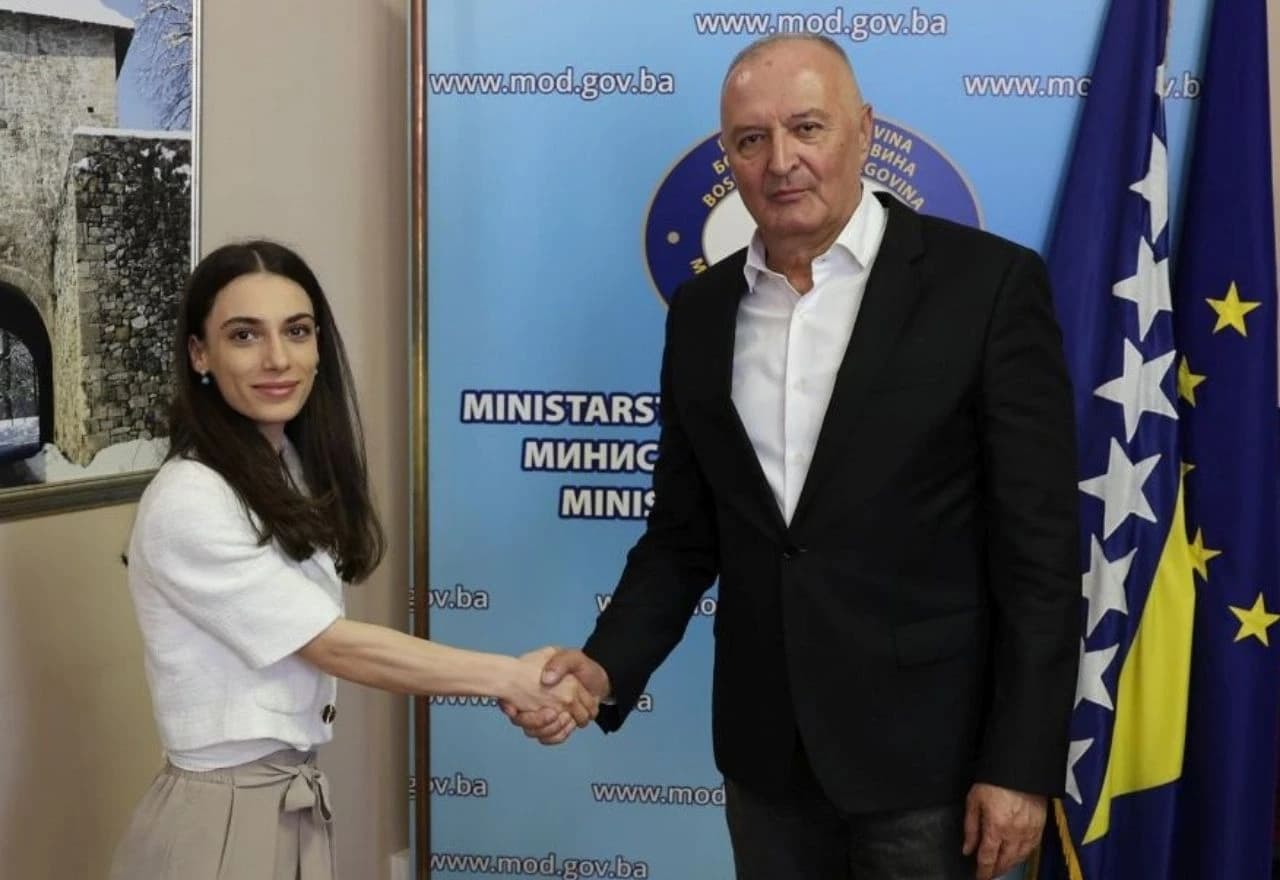 Ministar Zukan helez sa bh. skijašicom