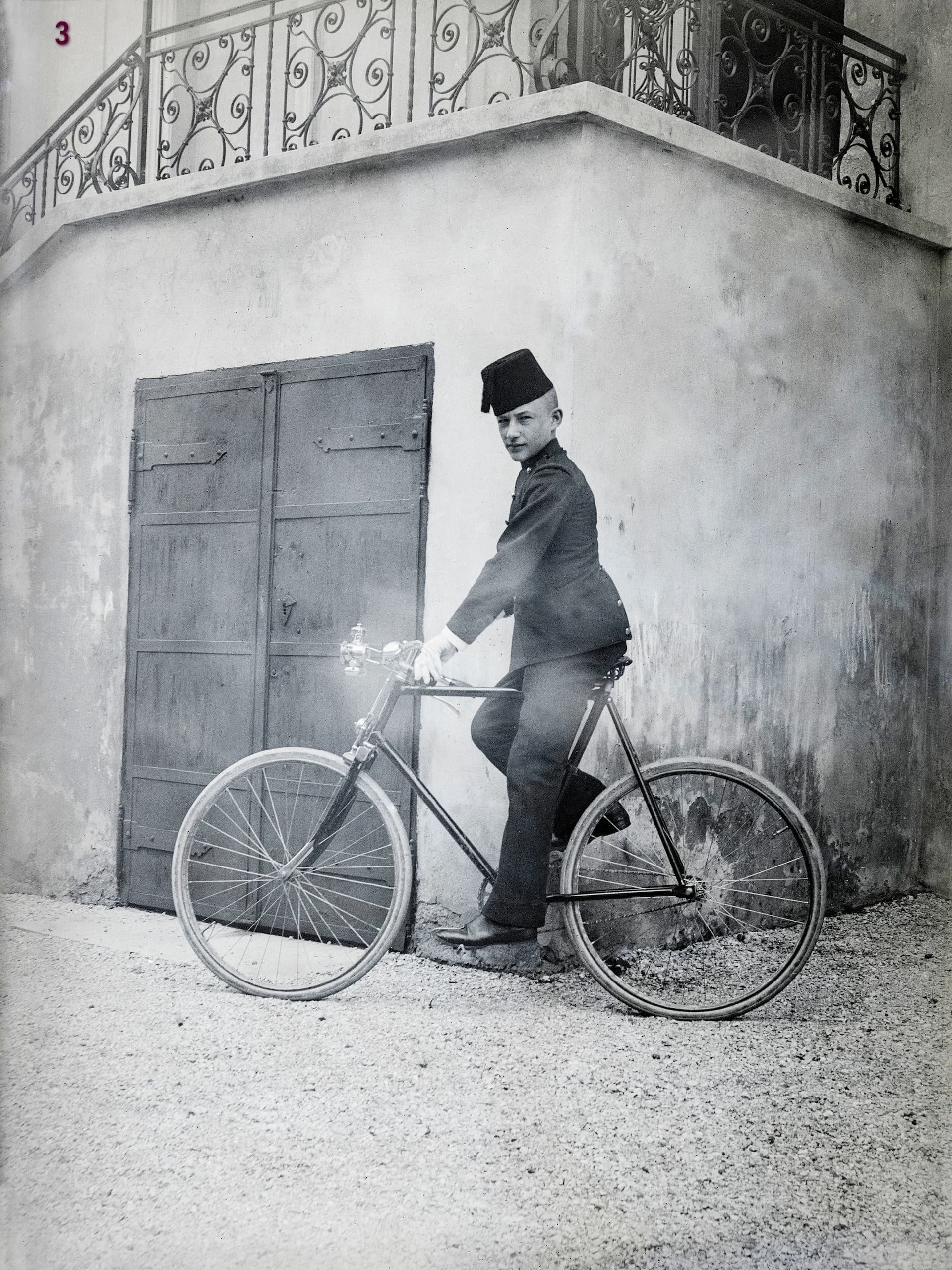 Biciklist u Mostaru (fotograf: dr. Grzlo Czech) 1899.