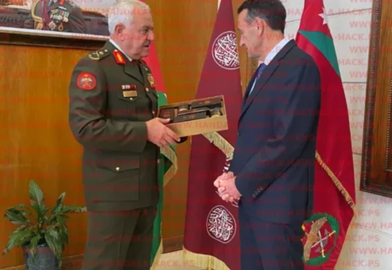 Hakeri objavili materijale koji navodno otkrivaju skrivene sastanke