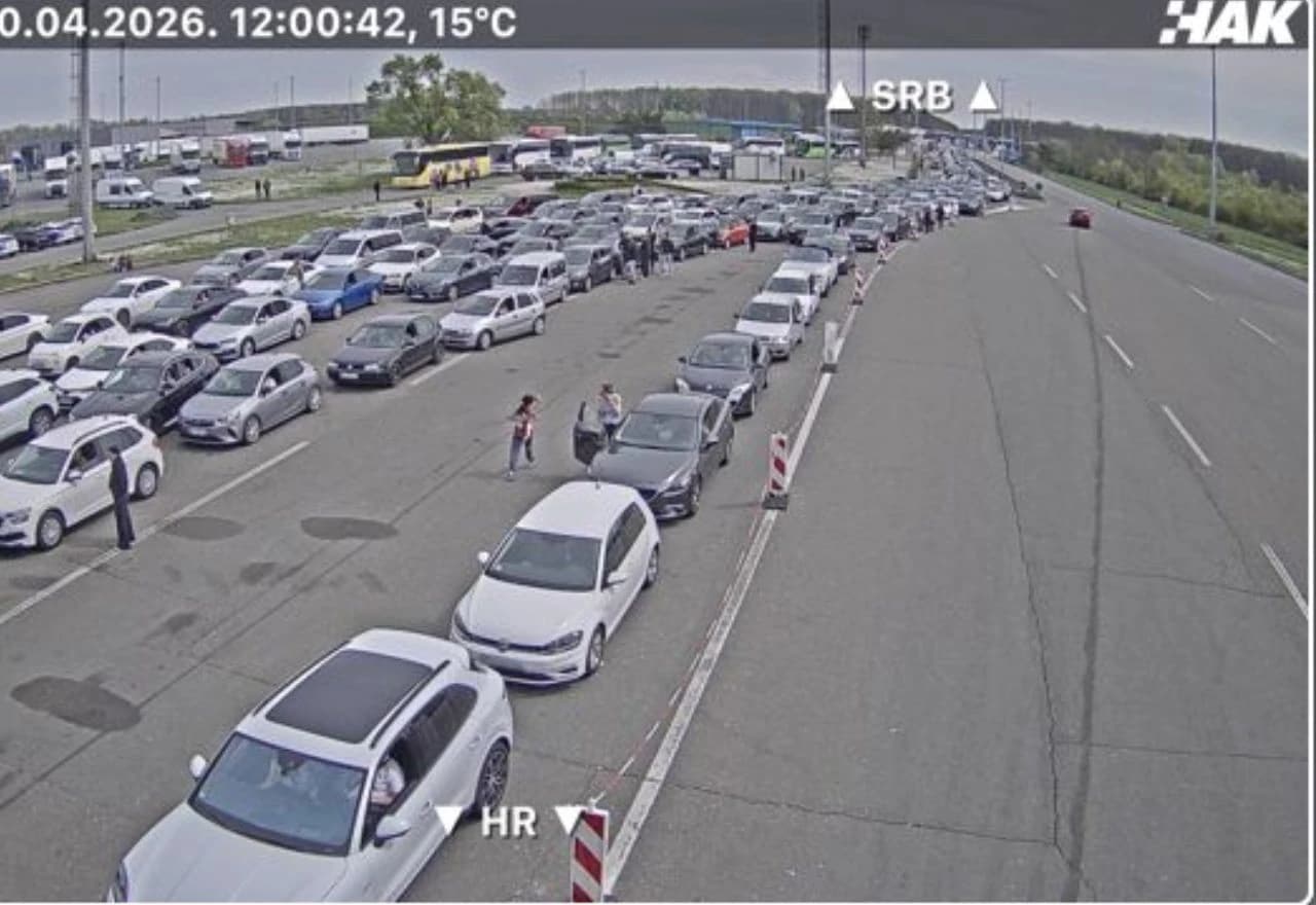 Višesatne kolone na ulasku u Hrvatsku