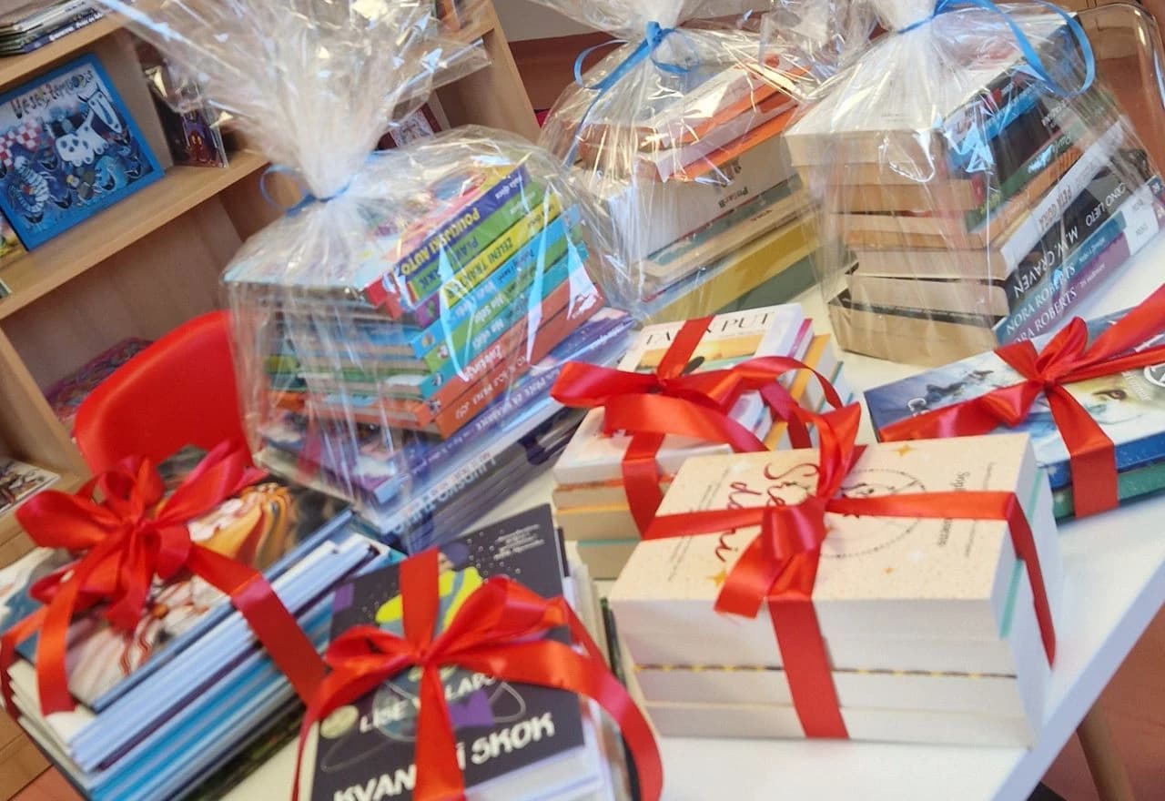 Alis Marić darovala knjige najmlađima u SKB Mostar