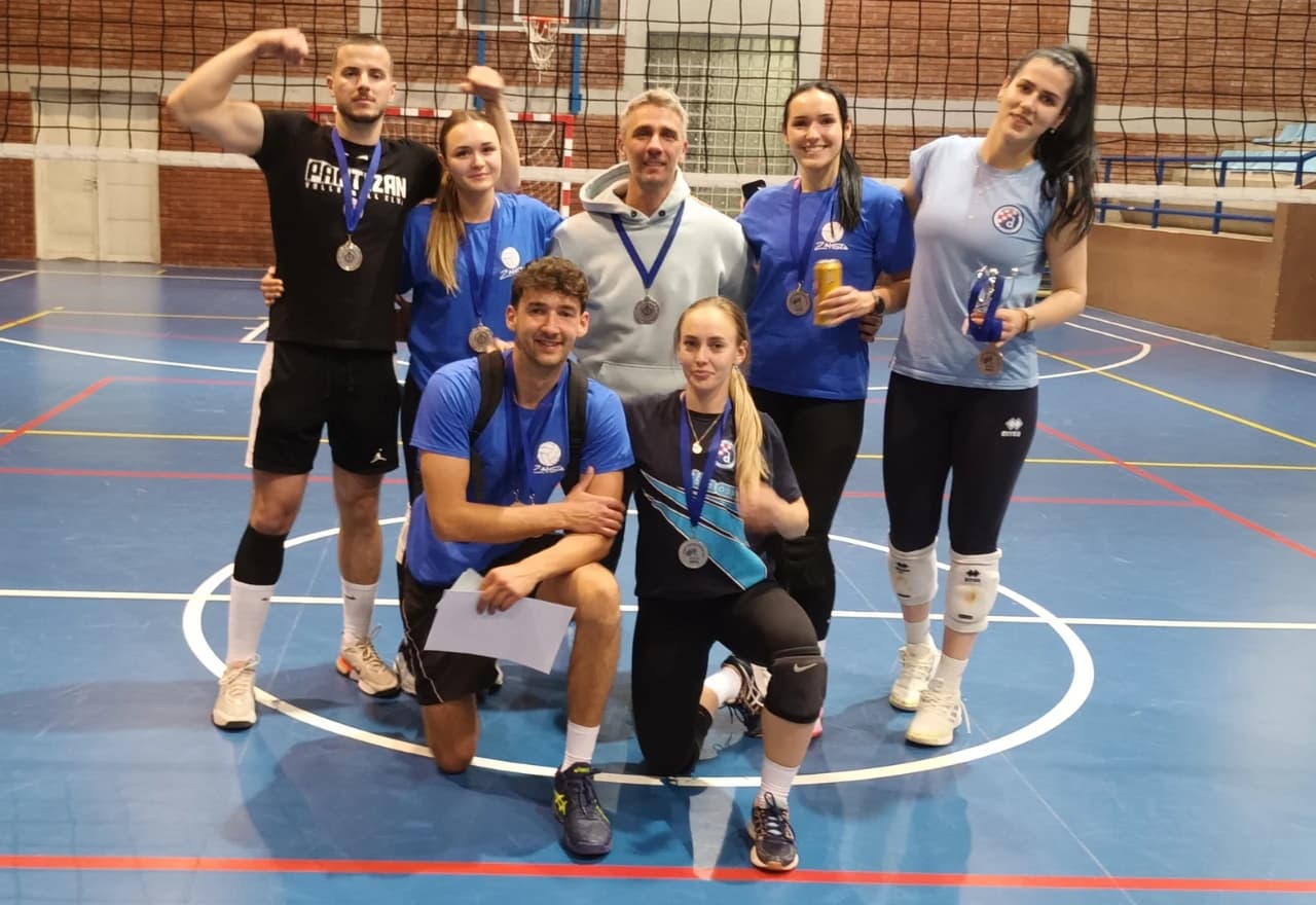 Prvi mix odbojkaški turnir u Mostaru okupio deset ekipa