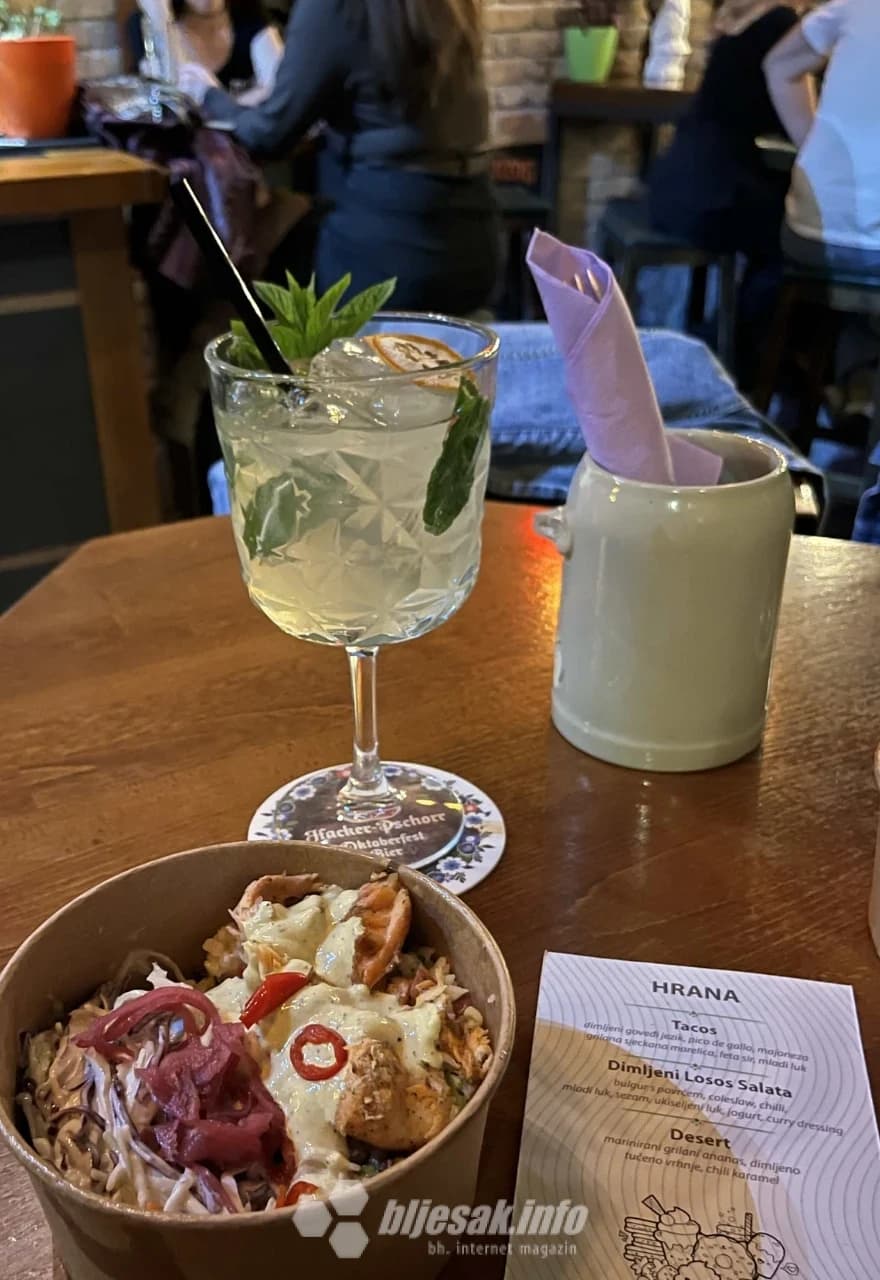 Dimljeni losos salata