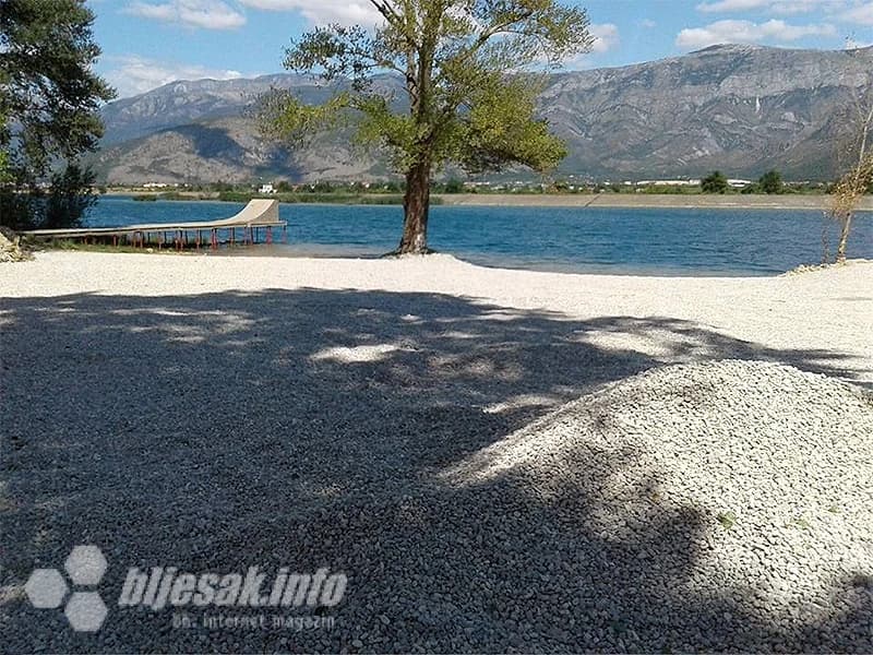 Plaža na Mostarskom jezeru