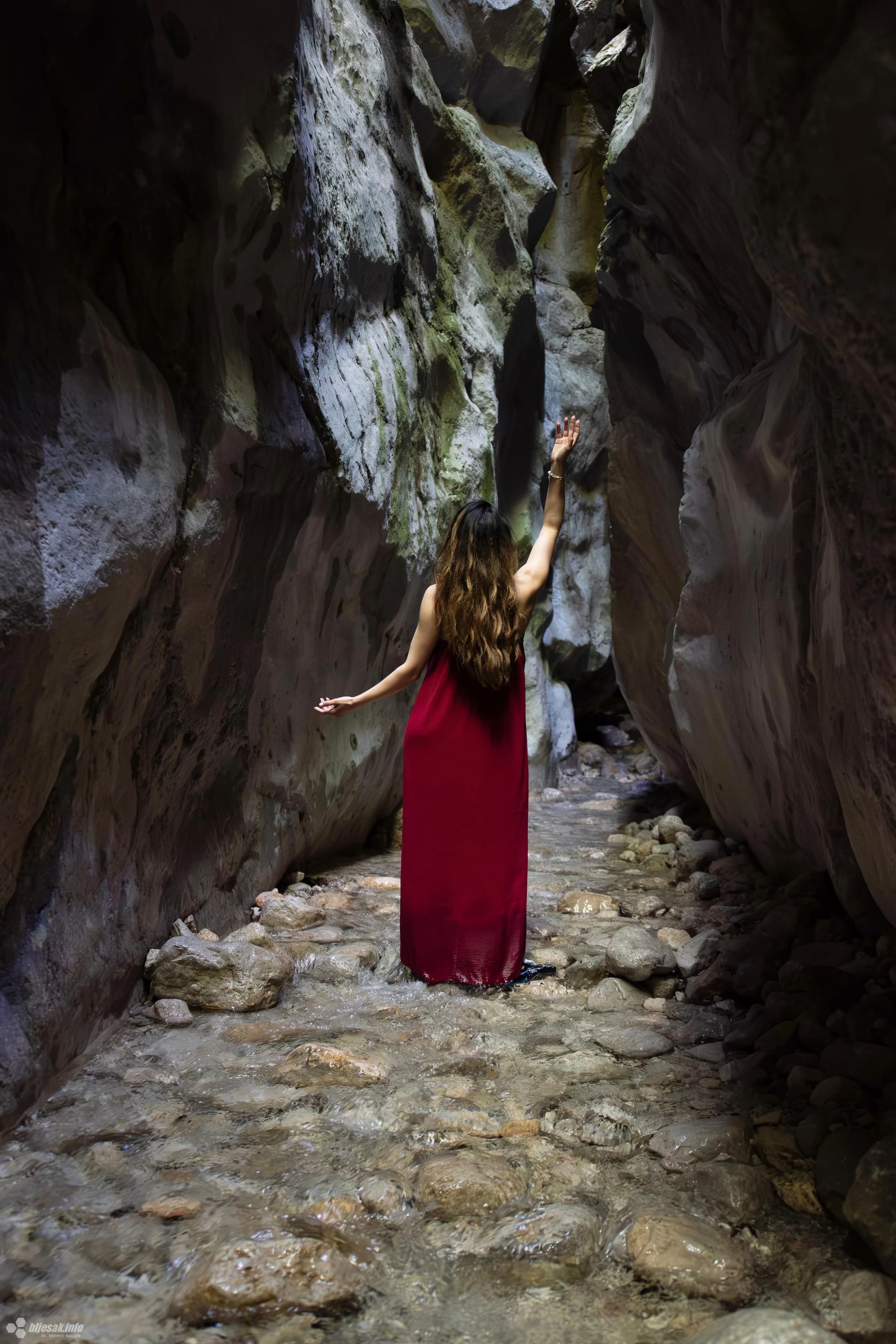 Haljine, pećina i magija prirode: ovako izgledaju mostarske vile - Maja