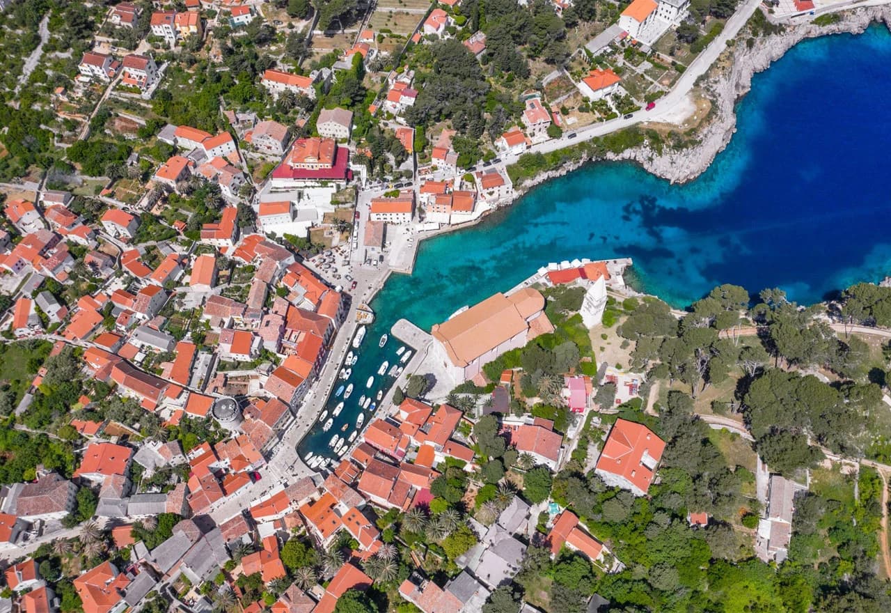 Mali Lošinj, malo mjesto velike povijesti