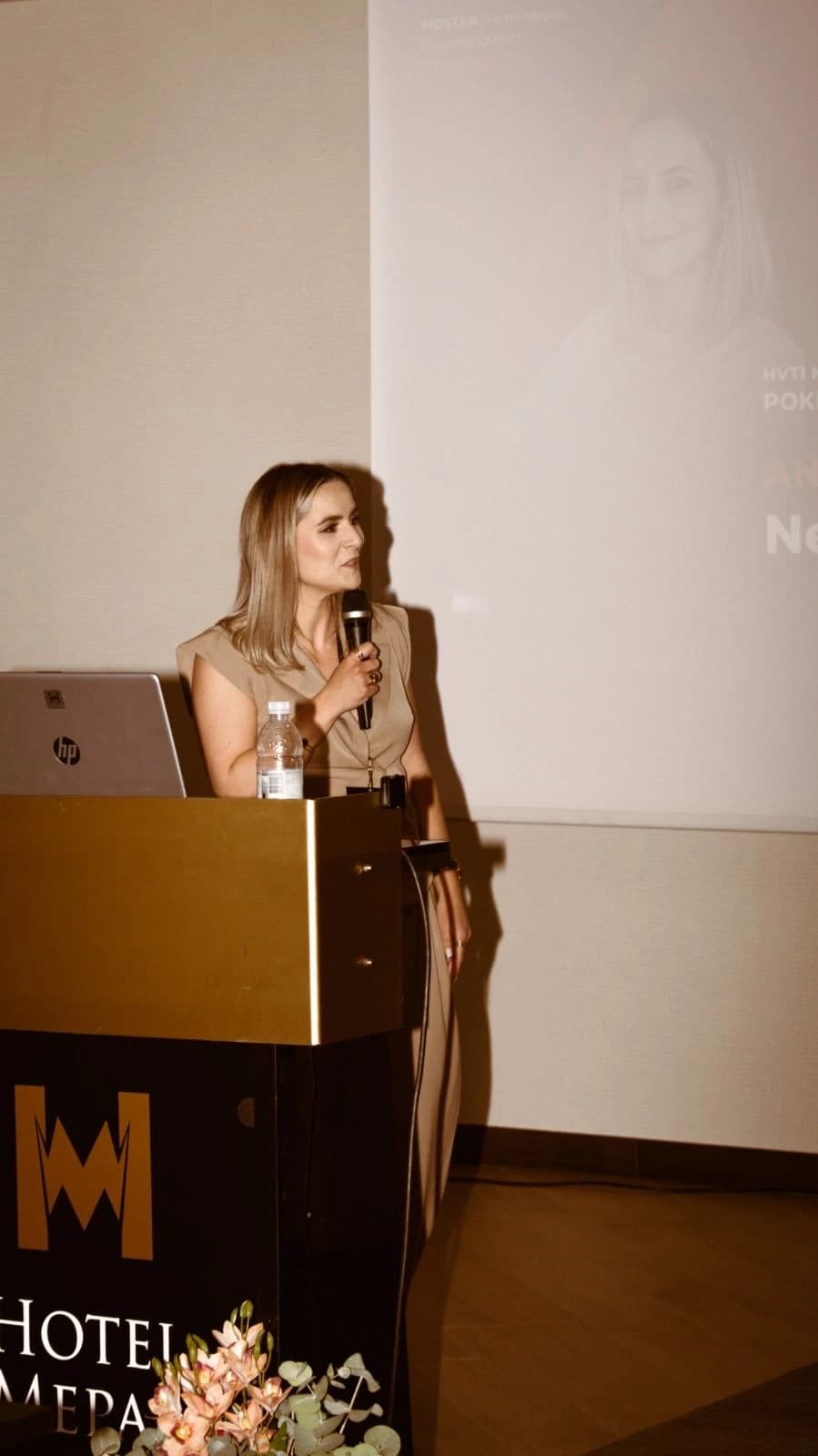 Ana Pavlović, magistrica pedagogije i autorica podcasta Rastući s djecom