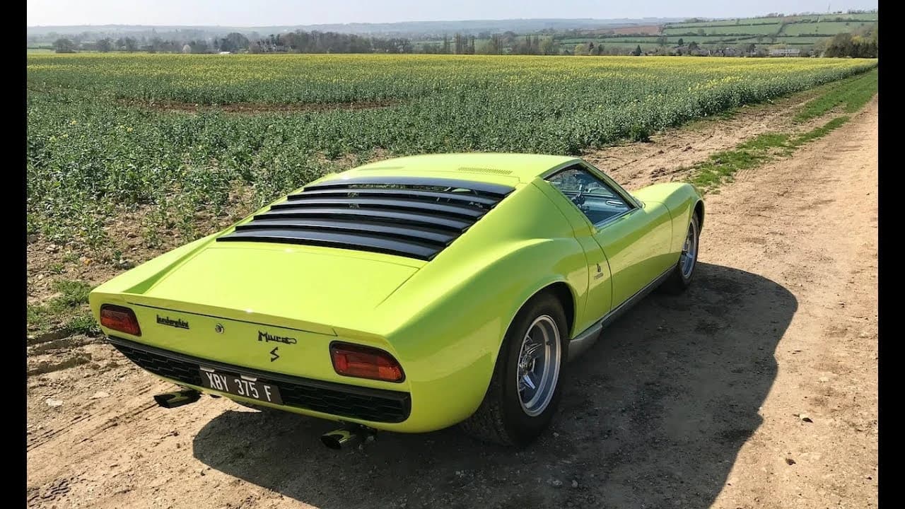 Lamborghini Miura je sportski automobil rađen između 1966. i 1973. godine