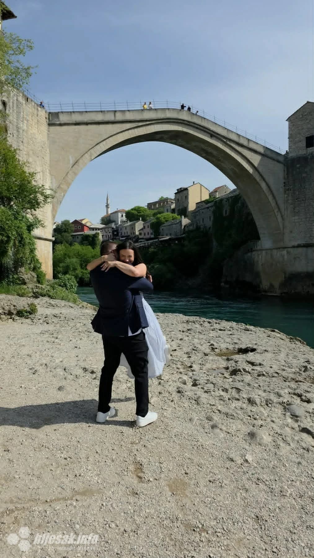 Stari most svjedočio novoj ljubavnoj priči iz Amerike