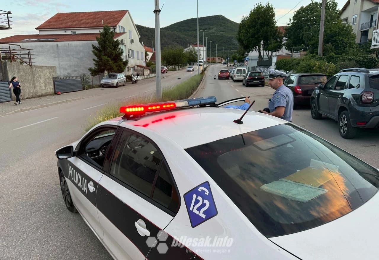 Policijski službenici na mjestu nesreće