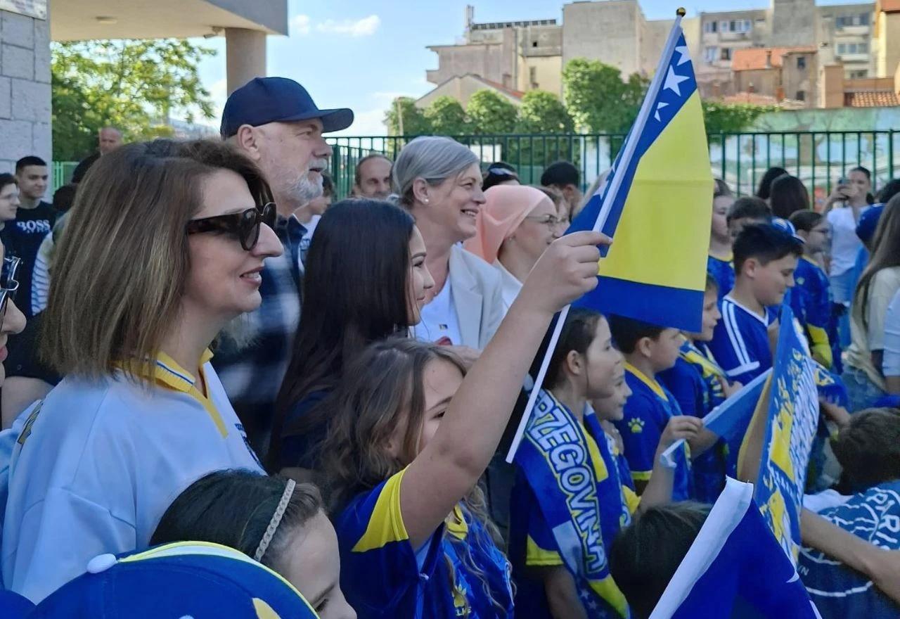 Sergej Barbarez posjetio VI osnovnu školu u Mostaru