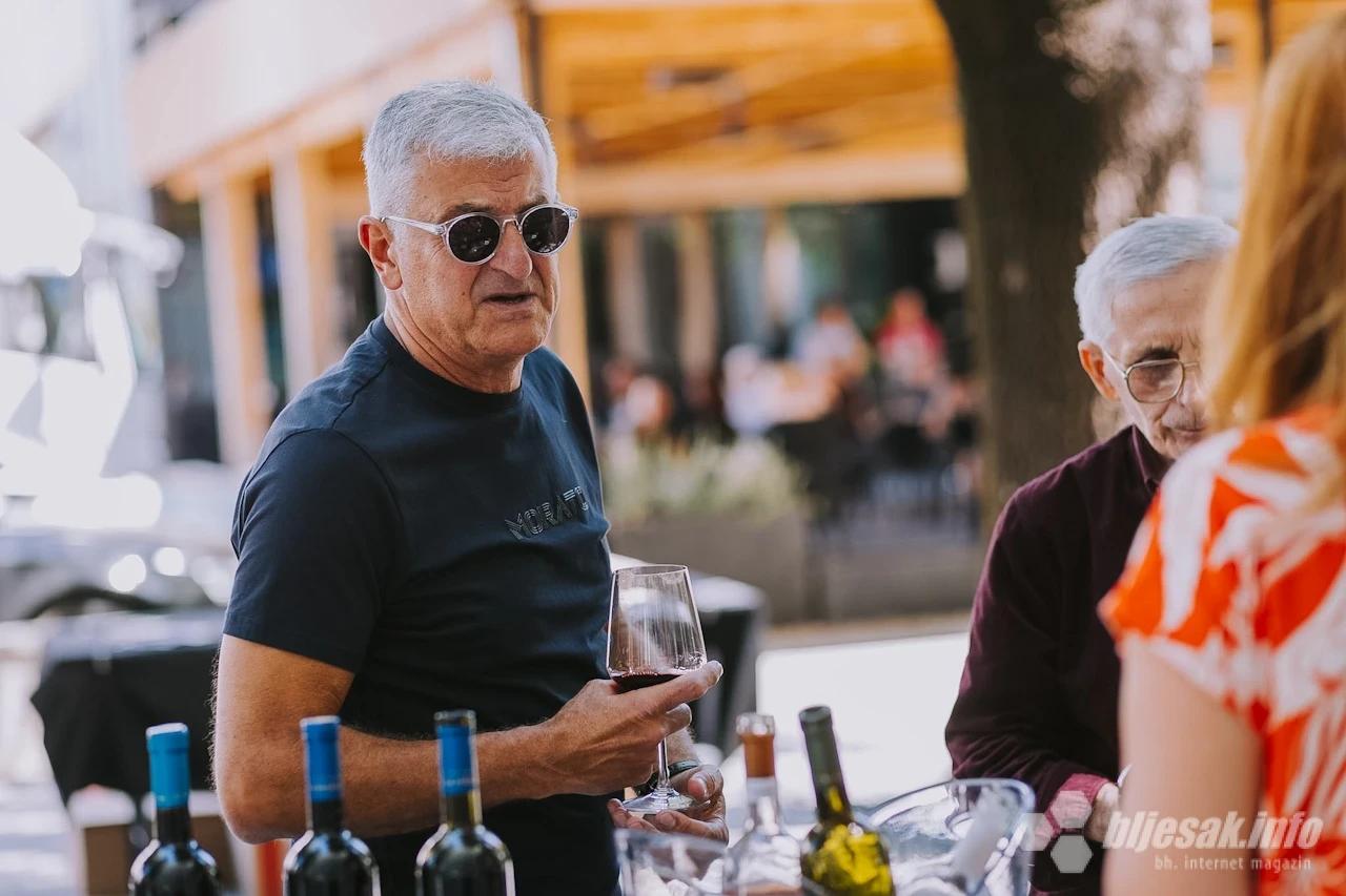 Mostarci su rado kušali ponuđena vina