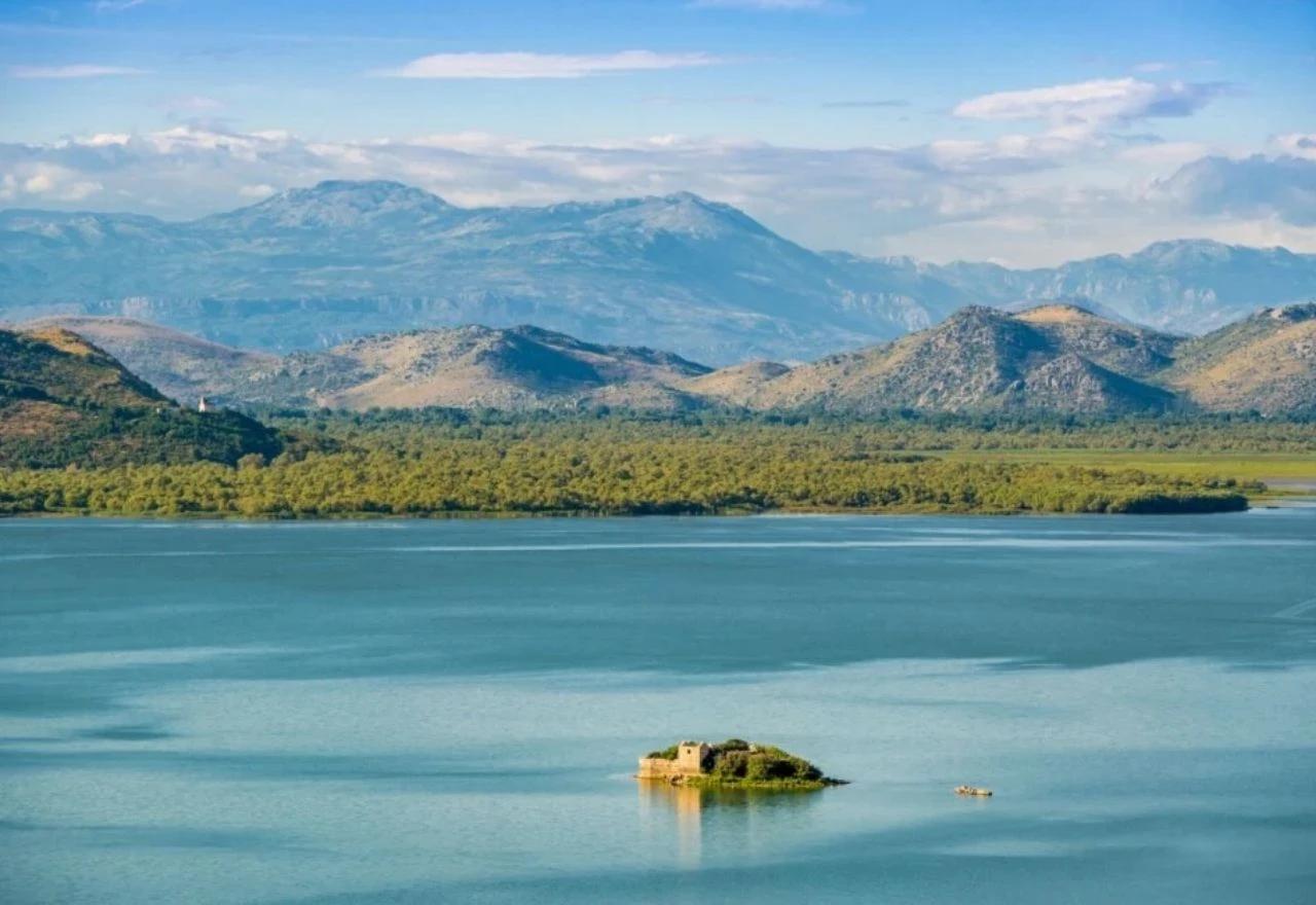 Otok Grmožur u Crnoj Gori