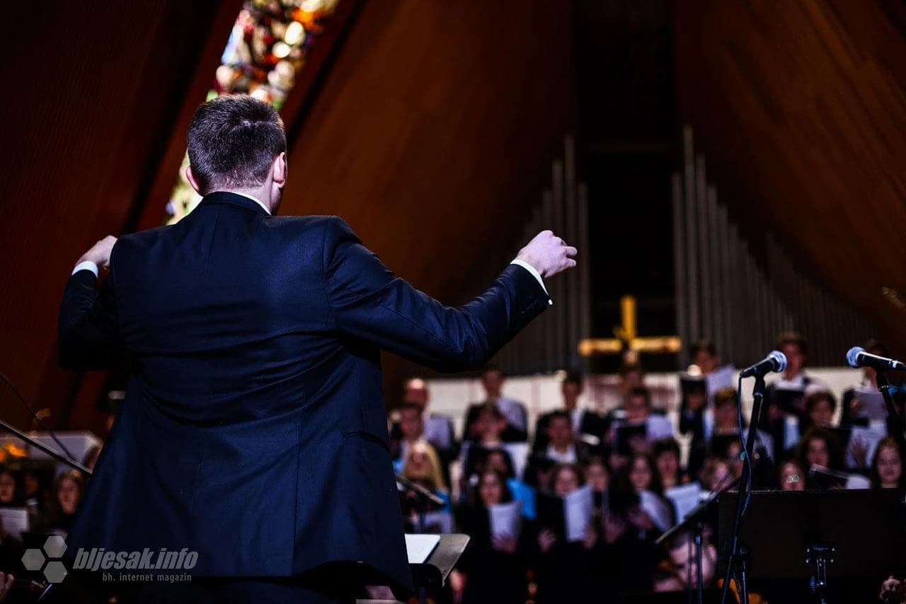 Poema o Vukovaru don Dragana Filipovića izvedena u mostarskoj katedrali