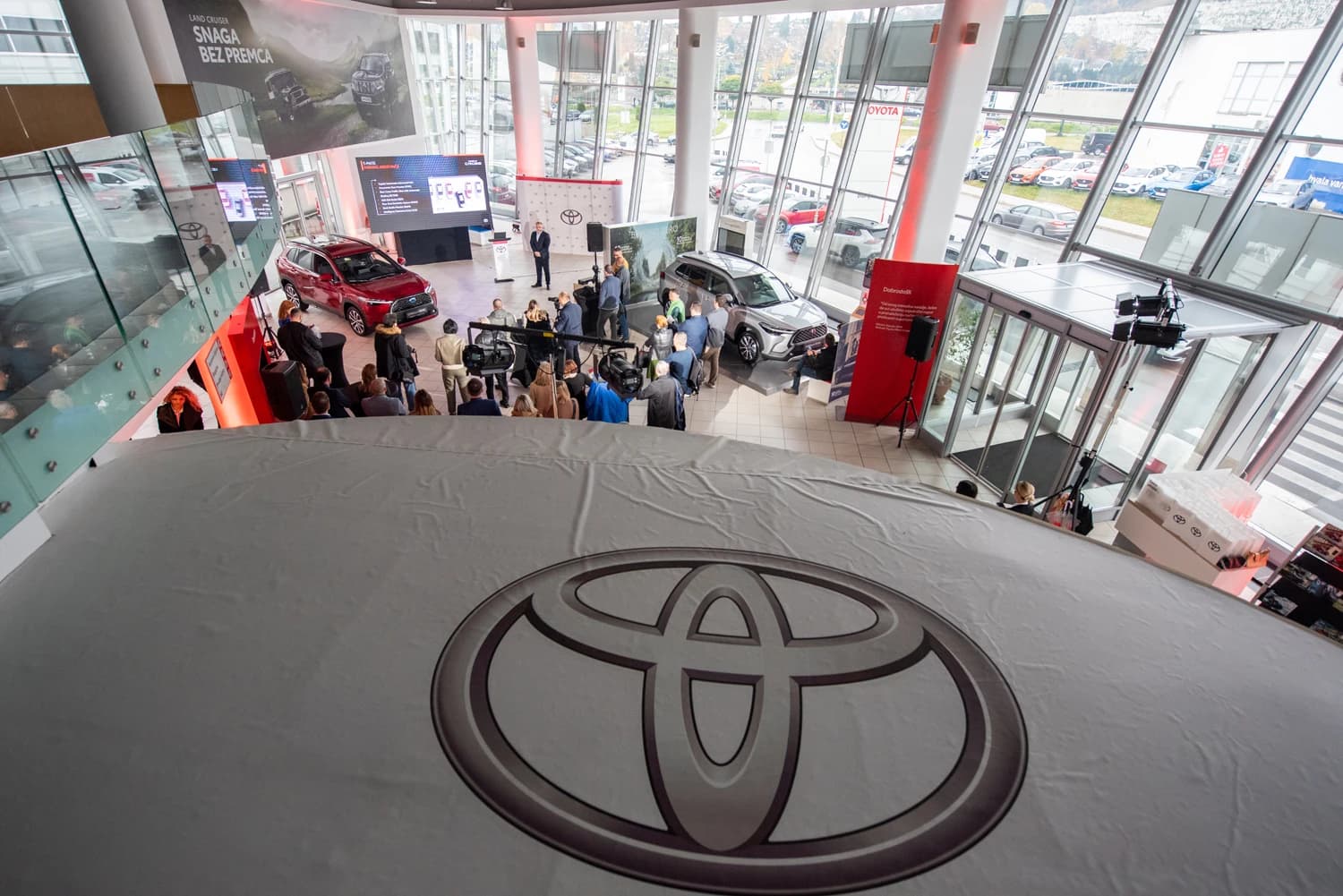 U Sarajevu je danas održana promocija povodom predstavljanja SUV verzije najprodavanijeg automobila na svijetu - potpuno nove Toyote Corolla Cross