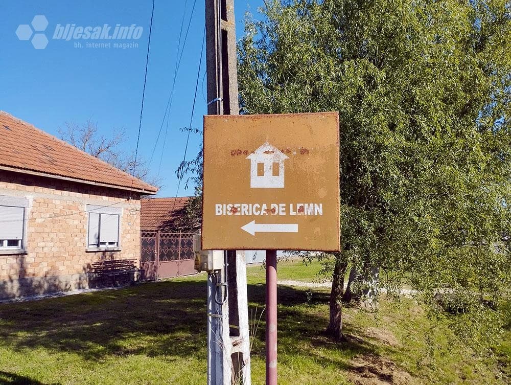 Evo putokaza za drvenu crkvu…