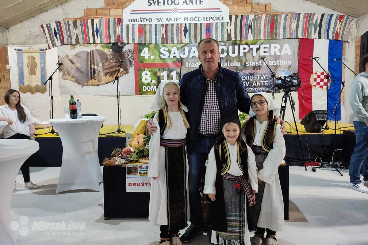 Četvrti sajam ćuptera okupio veliki broj izlagača i posjetitelja