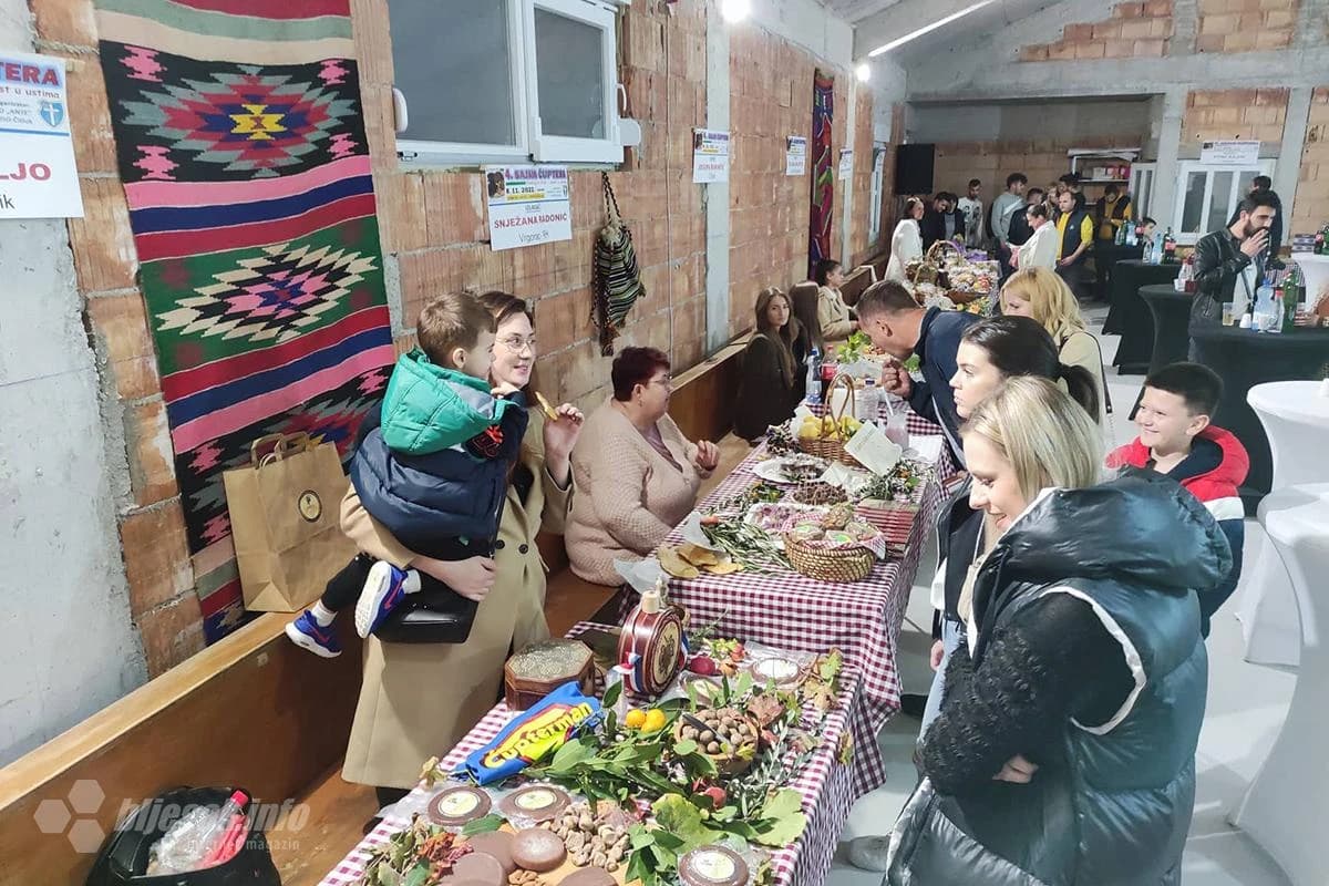 Četvrti sajam ćuptera okupio veliki broj izlagača i posjetitelja