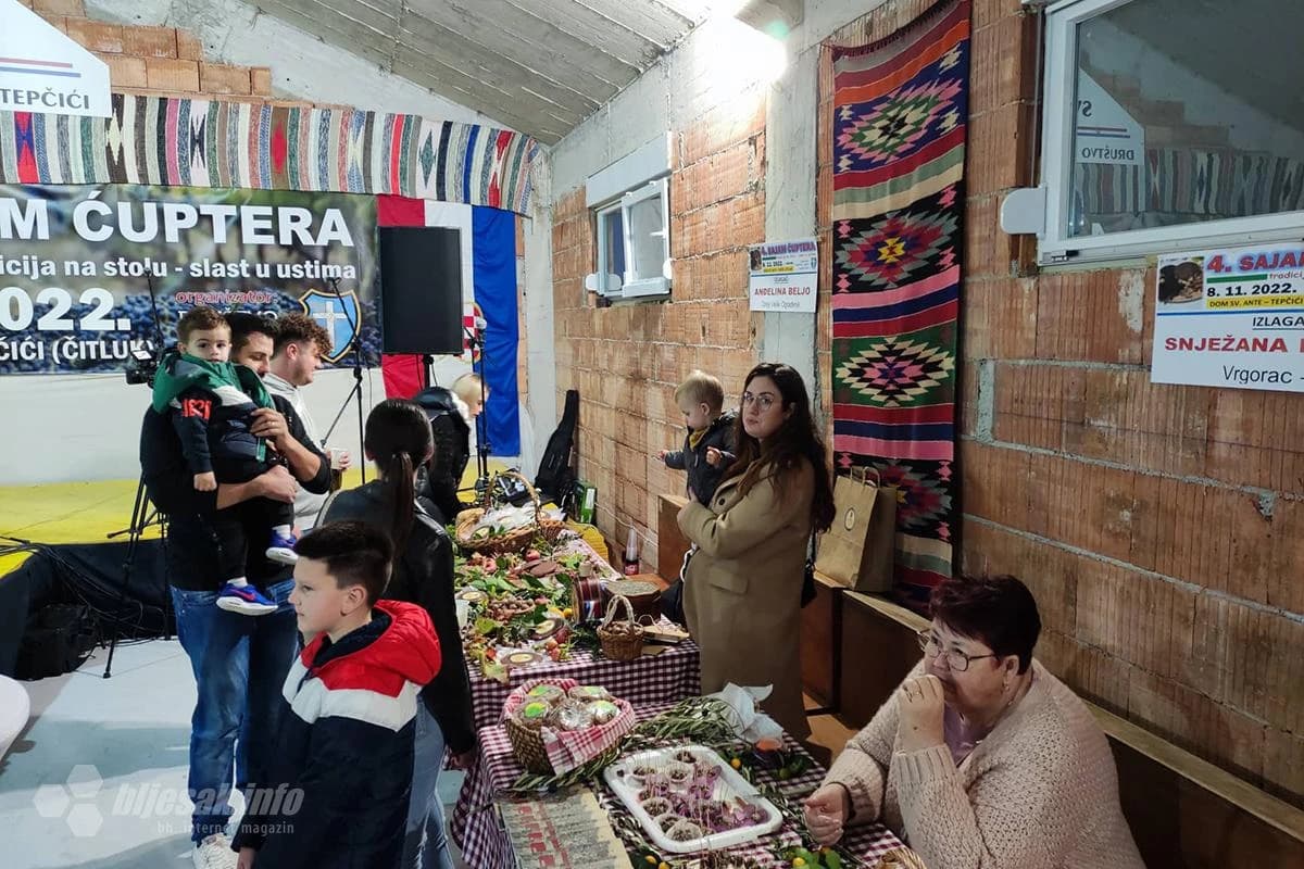 Četvrti sajam ćuptera okupio veliki broj izlagača i posjetitelja