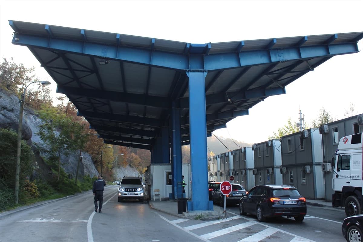 Policija od ponoći uručuje opomene vozačima s KM tablicama