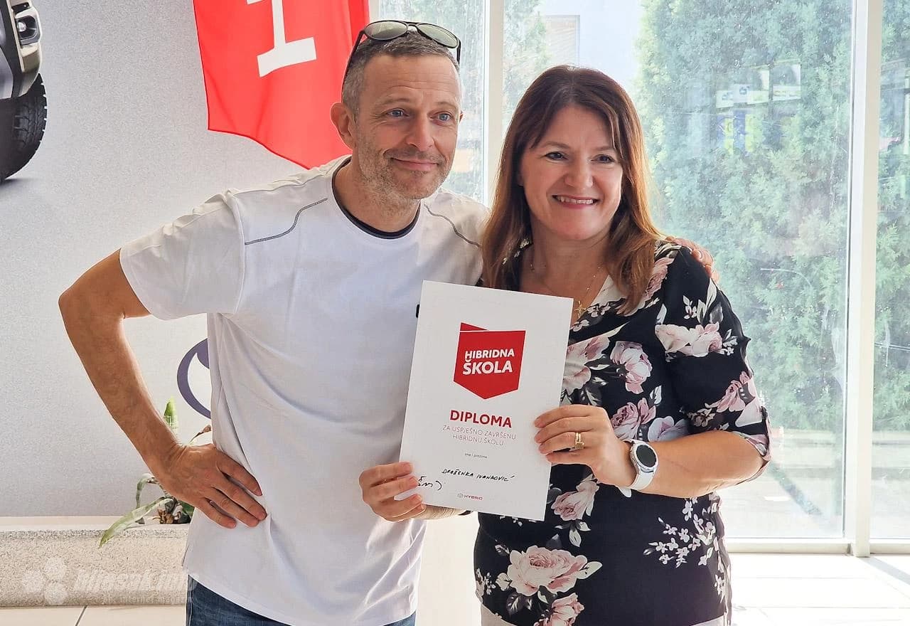 Uručene diplome polaznicima Toyota Hibridne škole