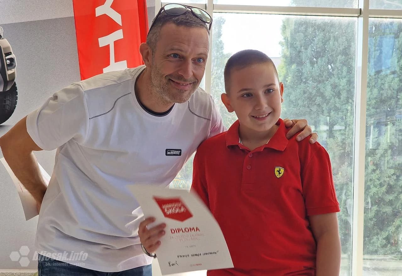 Uručene diplome polaznicima Toyota Hibridne škole