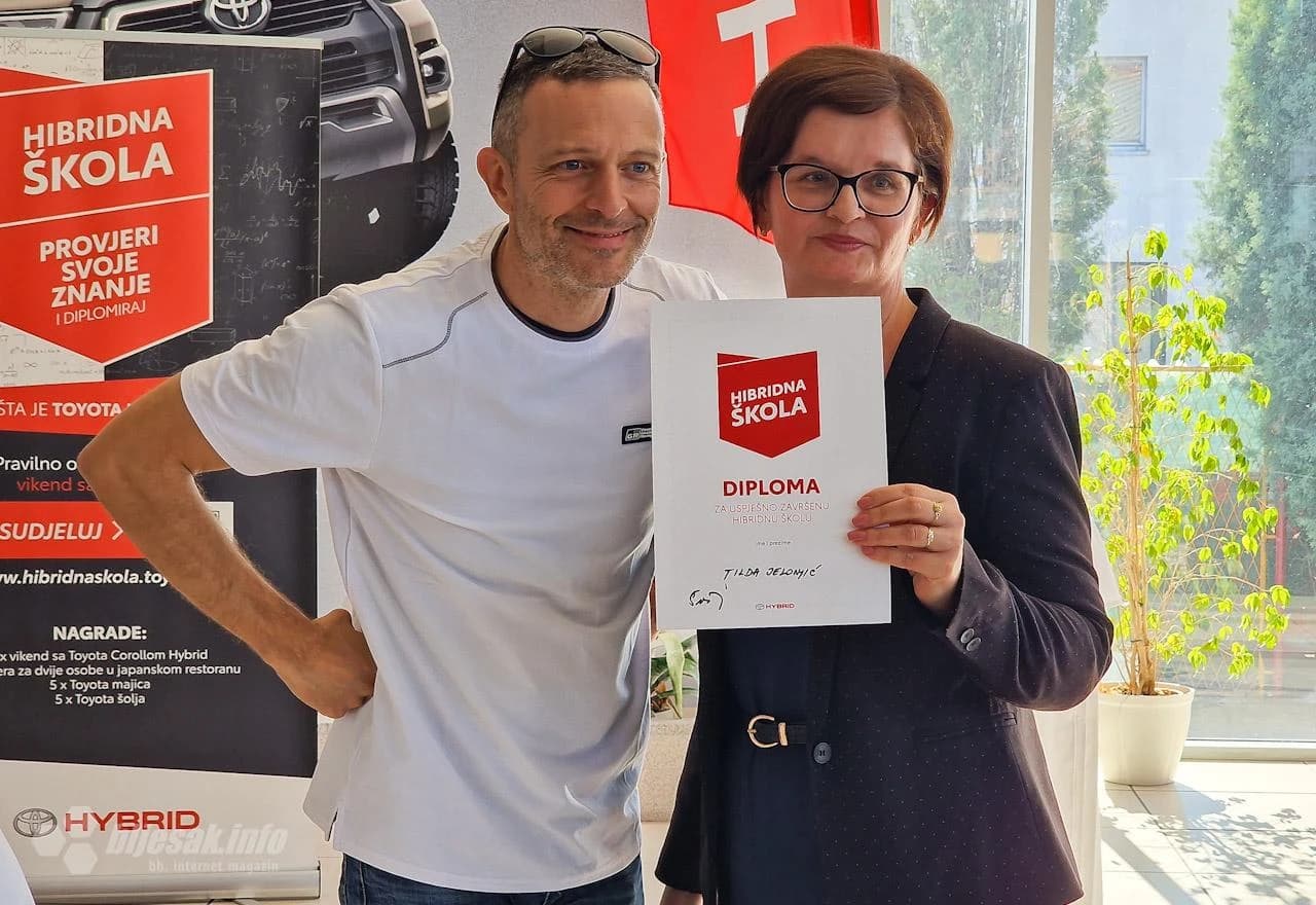 Uručene diplome polaznicima Toyota Hibridne škole