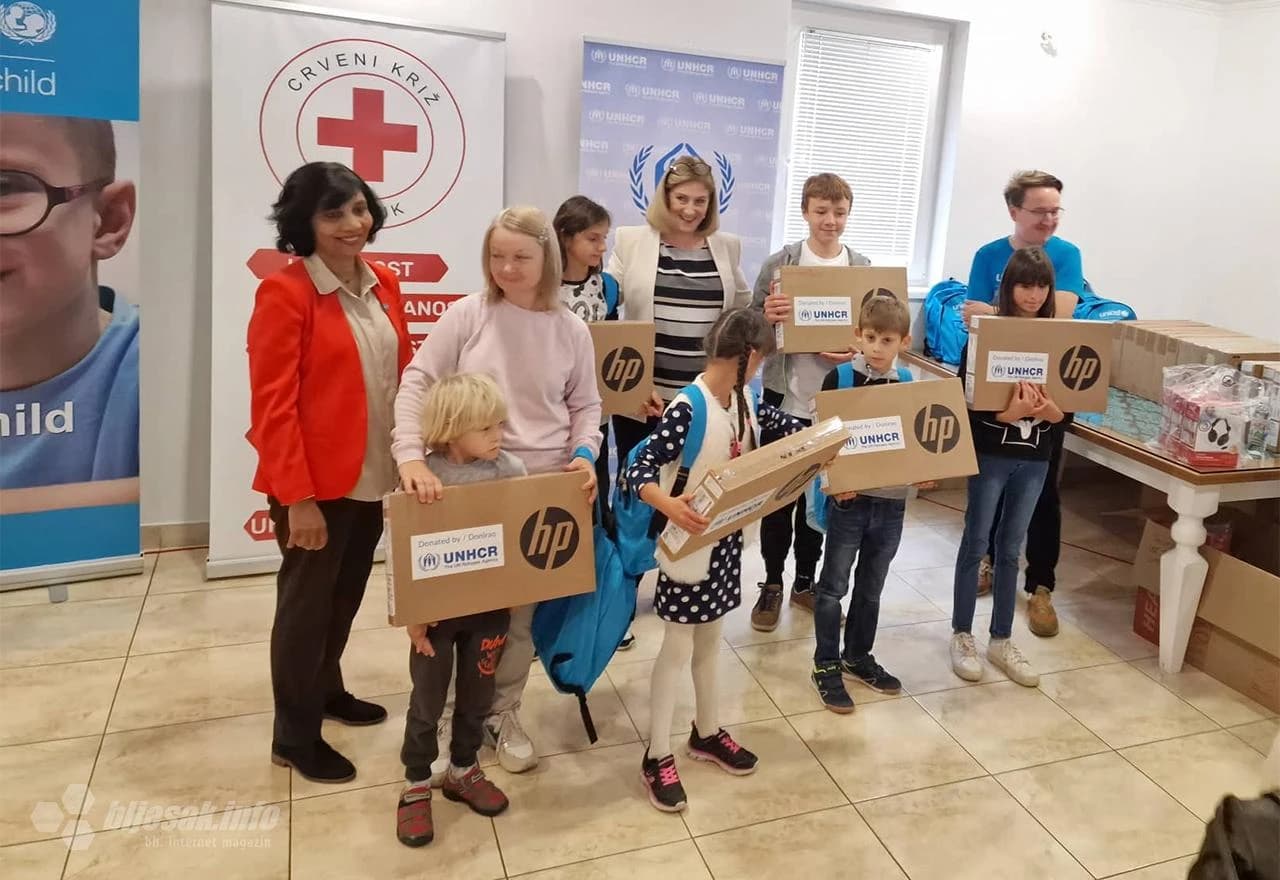 Ukrajinskim izbjeglicama u Međugorju uručeni laptopi i školska oprema