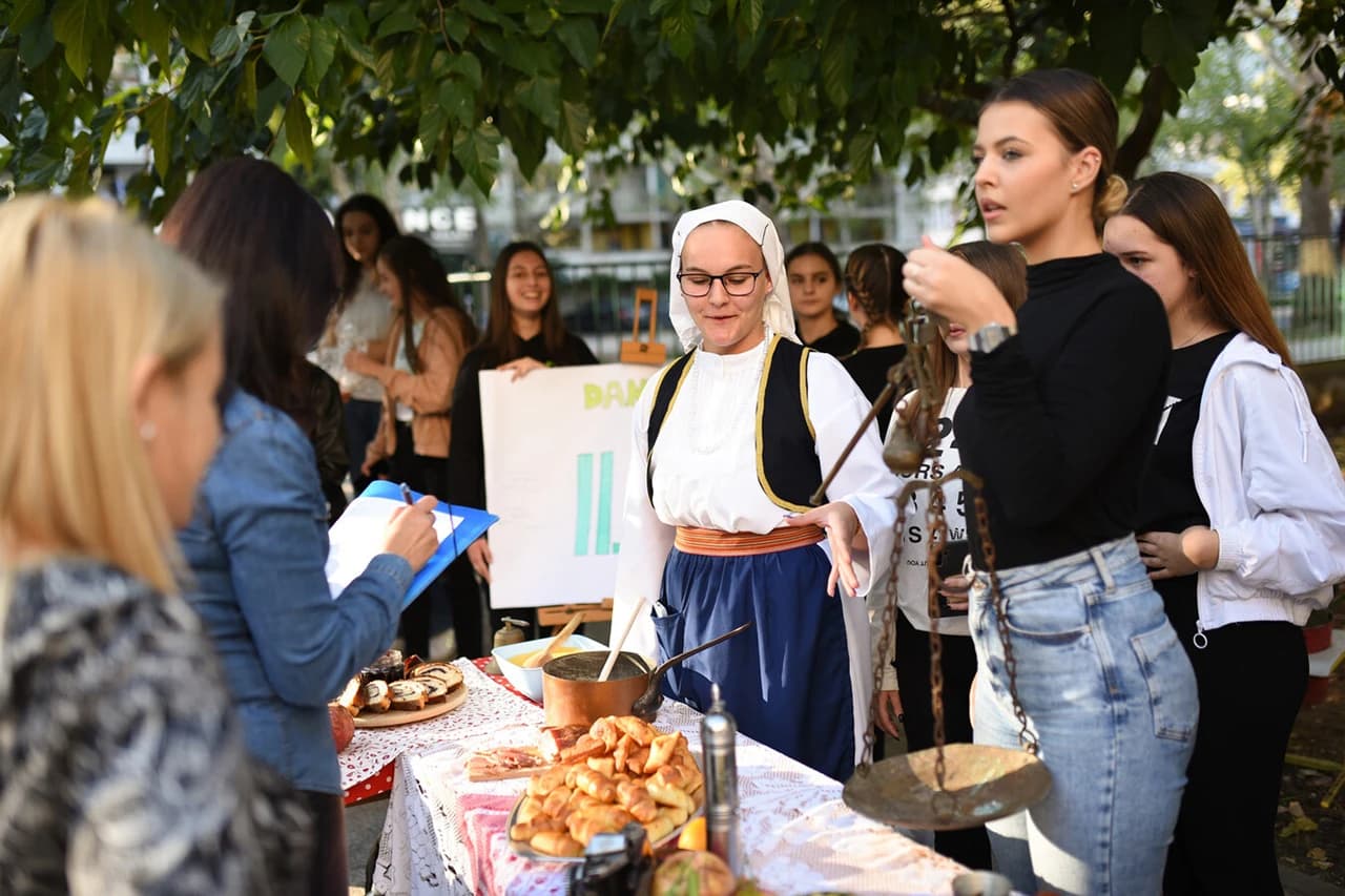 Obilježeni Dani kruha ispred Srednje ekonomske škole Joze Martinovića