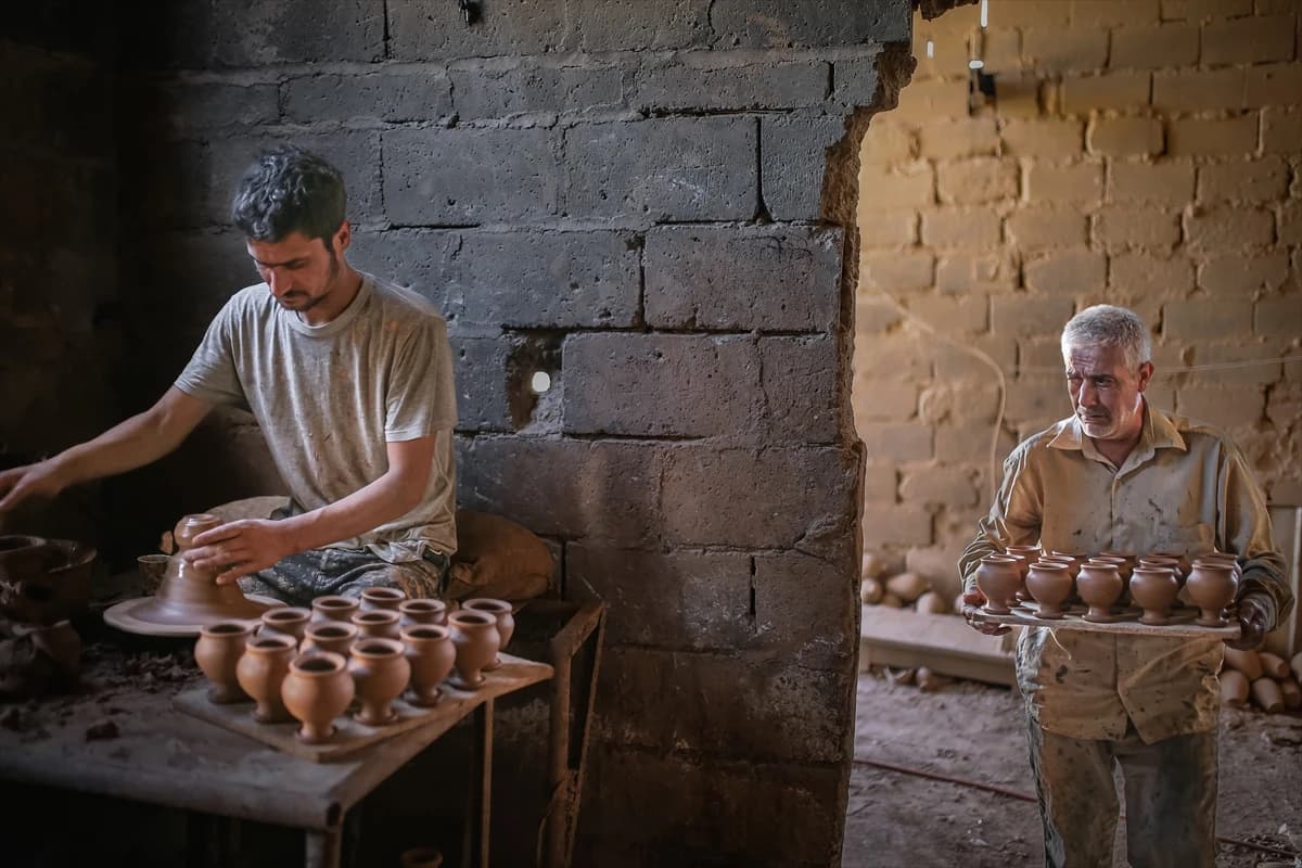 Majstori nastavljaju stoljetnu tradiciju grnčarstva u Idlibu