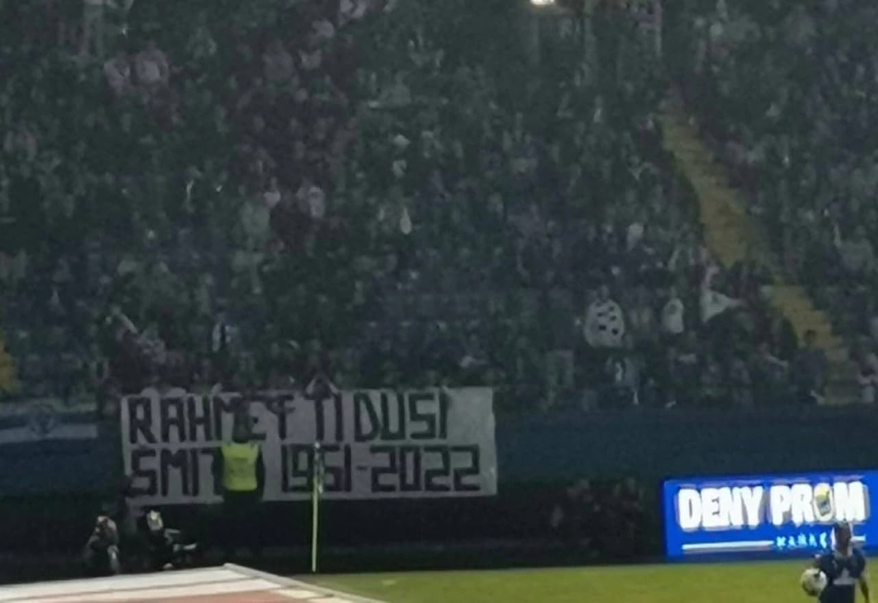 Navijači Željezničara "sahranili" visokog predstavnika Christiana Schmidta