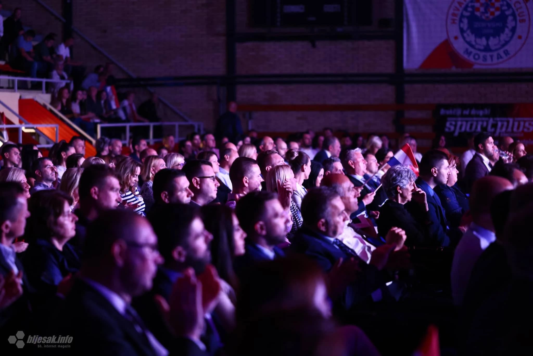 Završni predizborni skup HNS-a i HDZ-a BiH u Mostaru