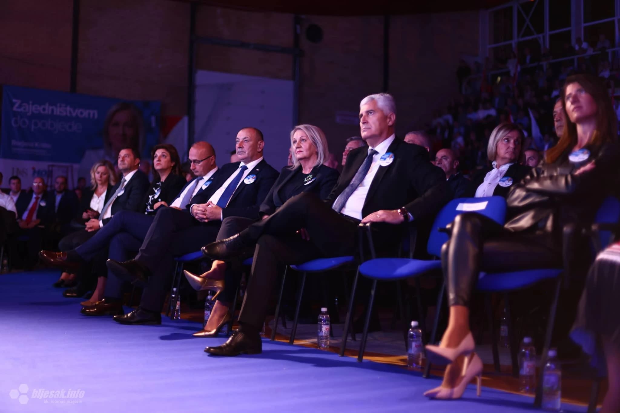 Završni predizborni skup HNS-a i HDZ-a BiH u Mostaru