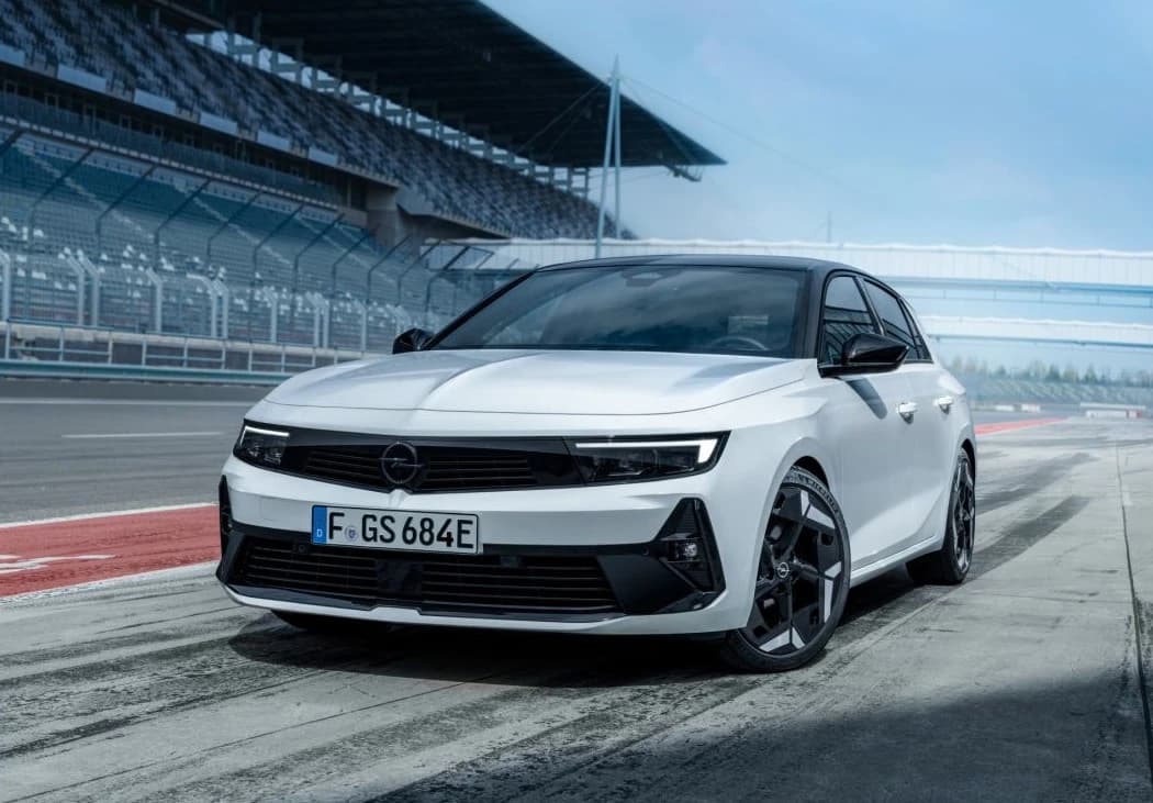 Predstavljeni nova Opel Astra GSe i nova Astra Sports Tourer GSe
