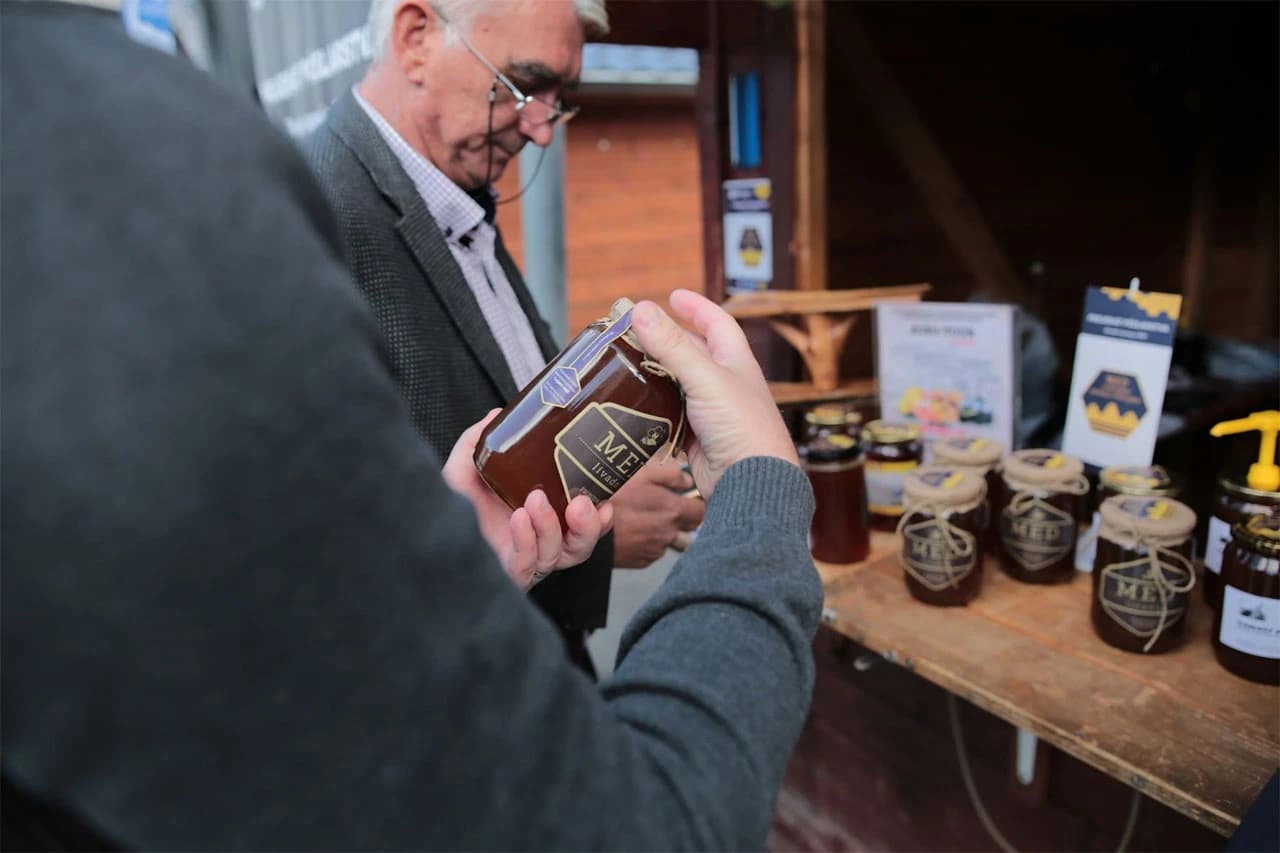 Livanjski pčelari otvorili centar pčelarstva i predstavili jedinstvenu etiketu