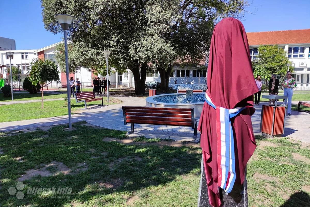 Otkrivena bista akademika Jakova Pehara